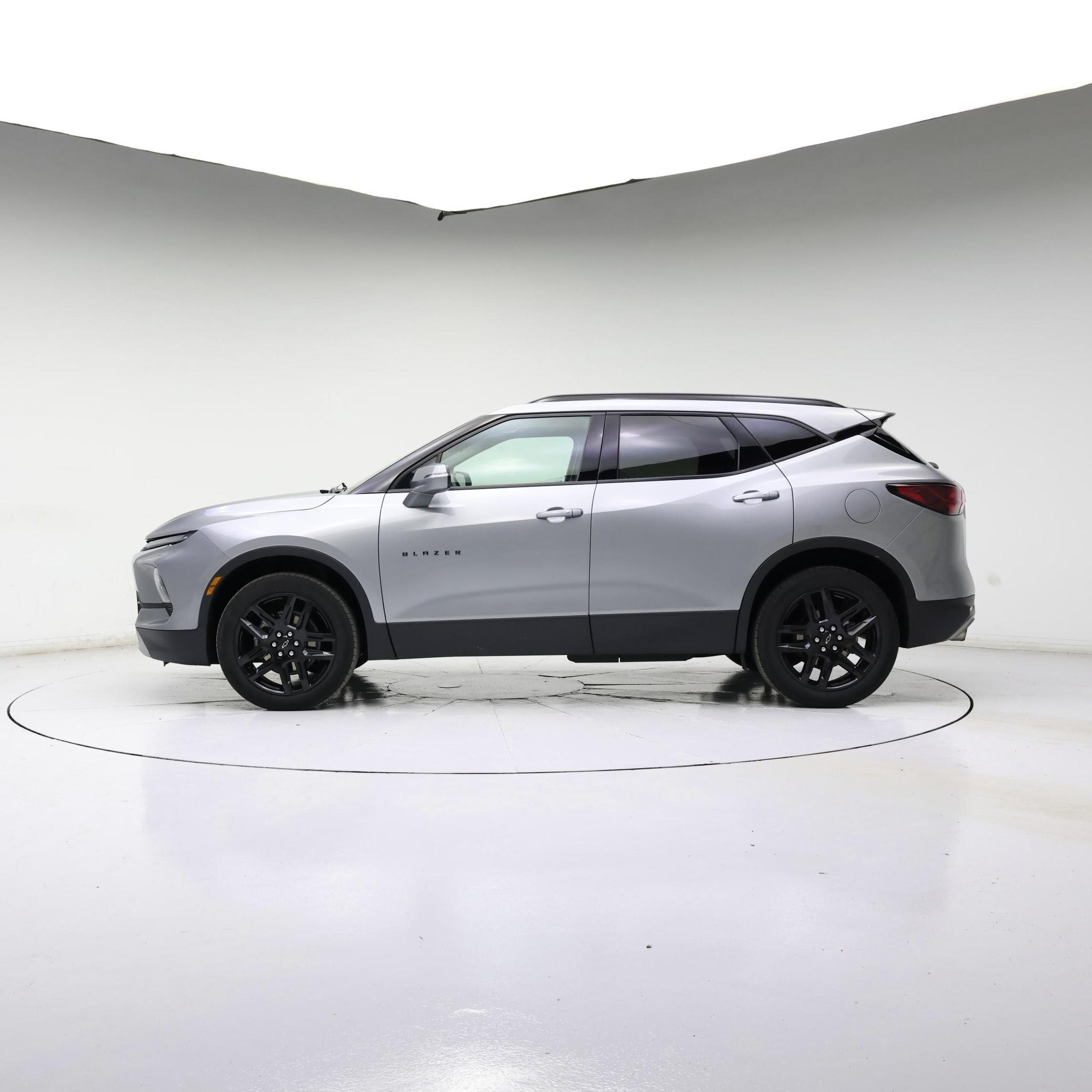 Thumbnail: 2023 Chevrolet Blazer - 3