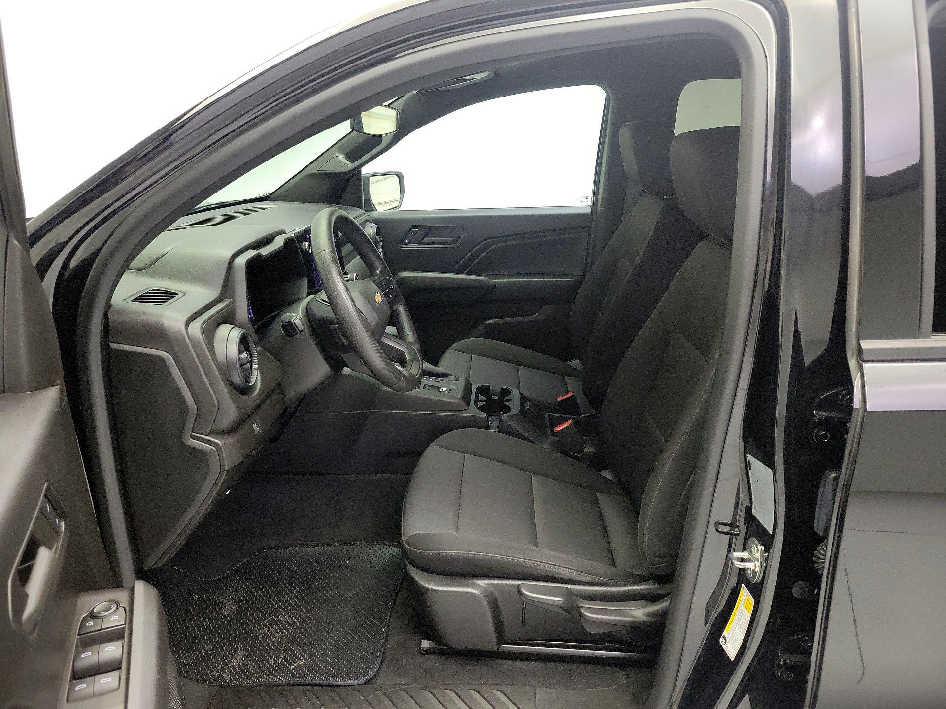 Thumbnail: 2023 Chevrolet Colorado - 11