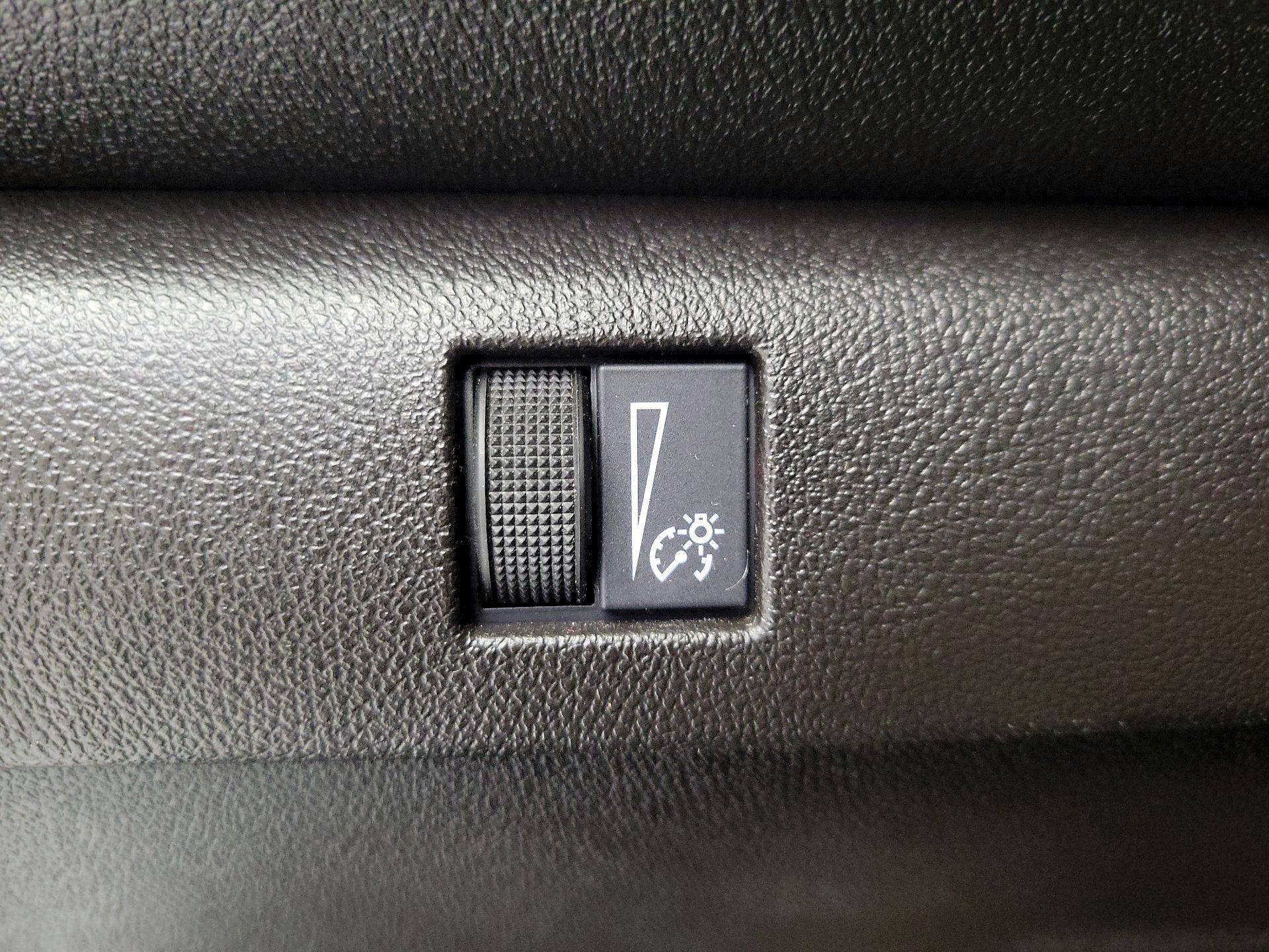 Thumbnail: 2023 Chevrolet Colorado - 13