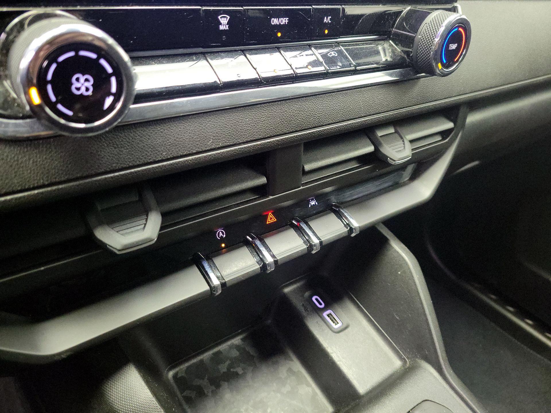 Thumbnail: 2023 Chevrolet Colorado - 17