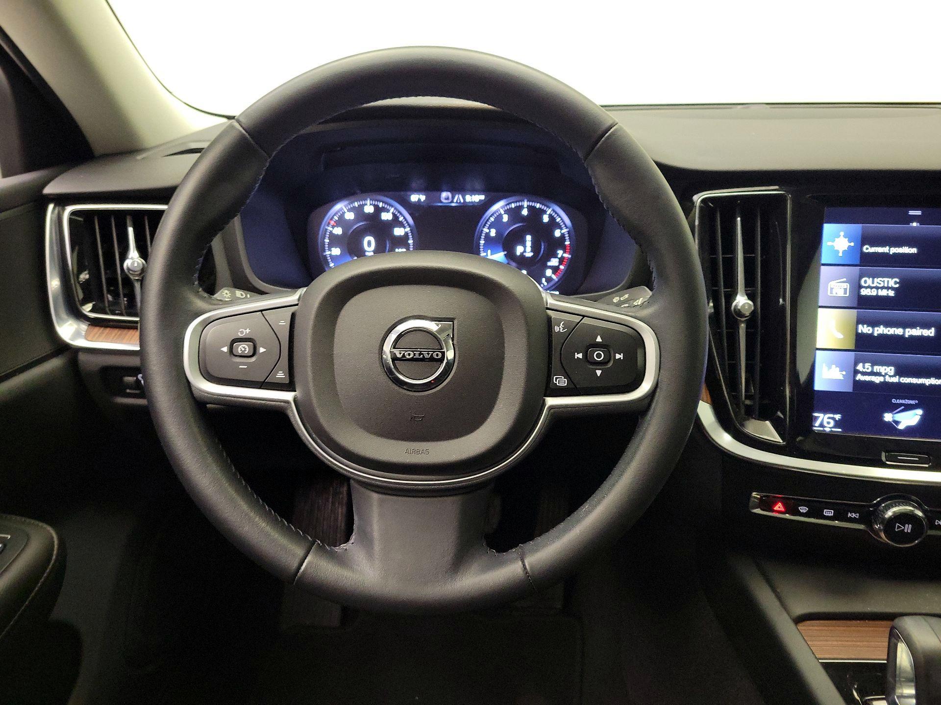 Thumbnail: 2022 Volvo S60 - 10