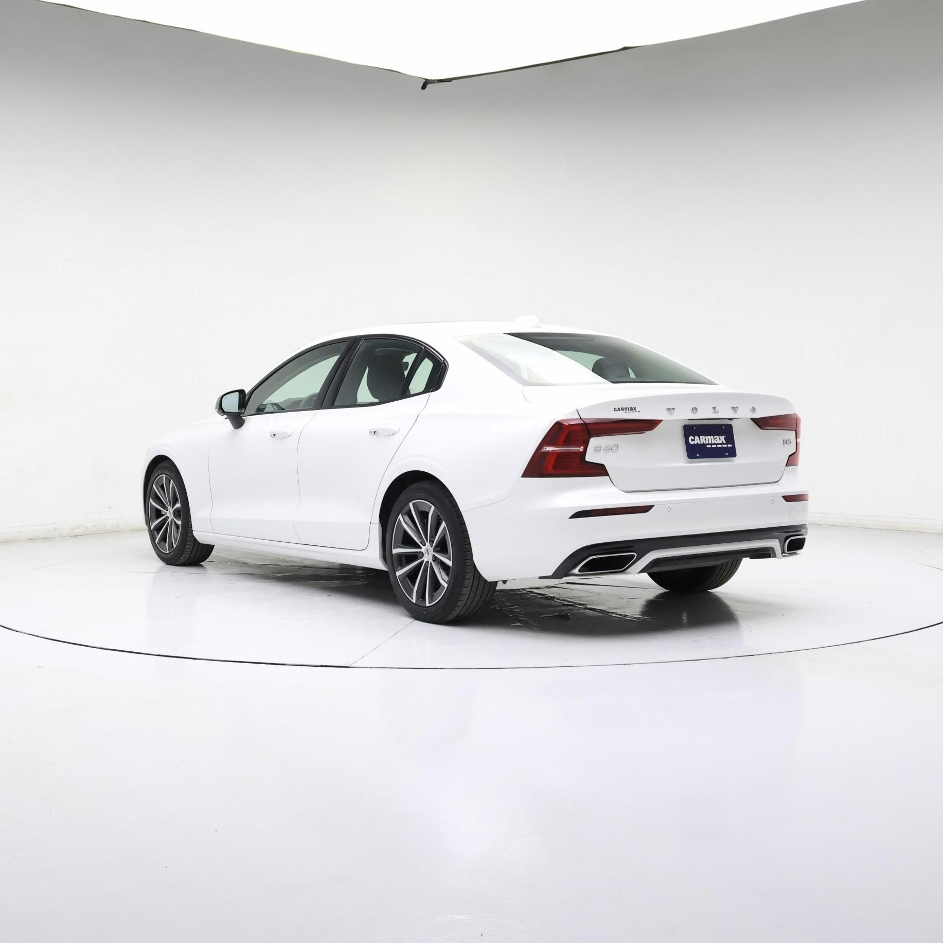 Thumbnail: 2022 Volvo S60 - 2
