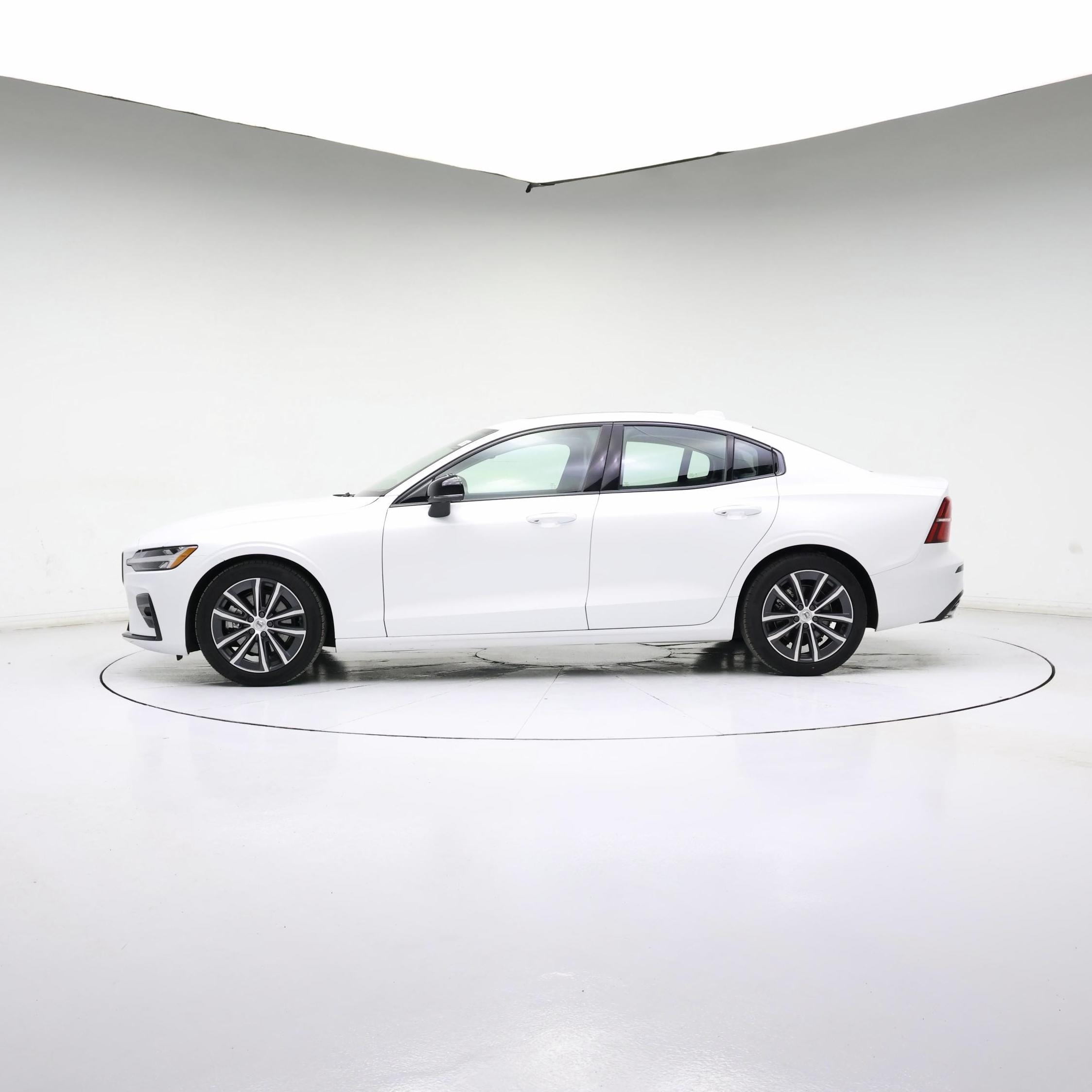 Thumbnail: 2022 Volvo S60 - 3