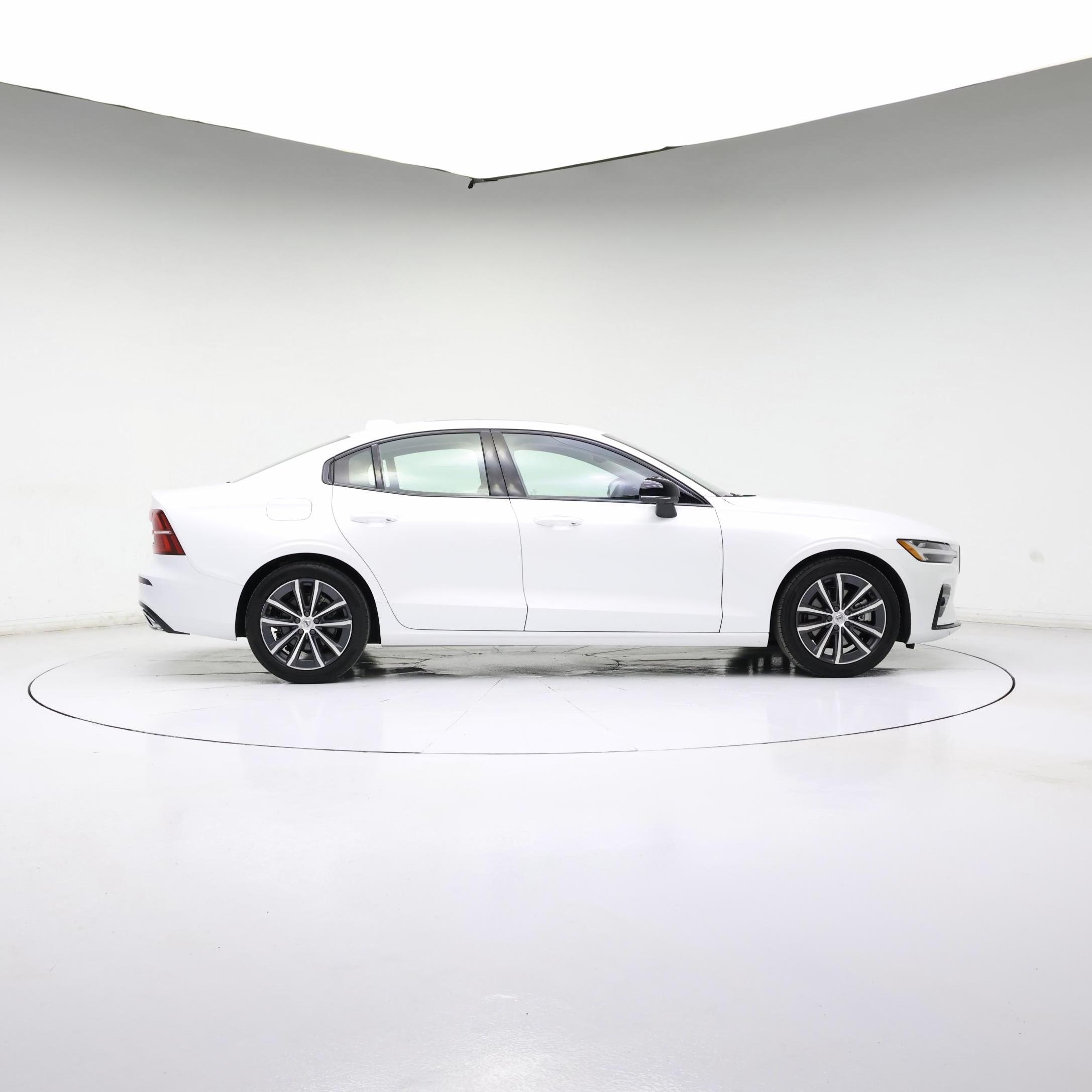 Thumbnail: 2022 Volvo S60 - 7