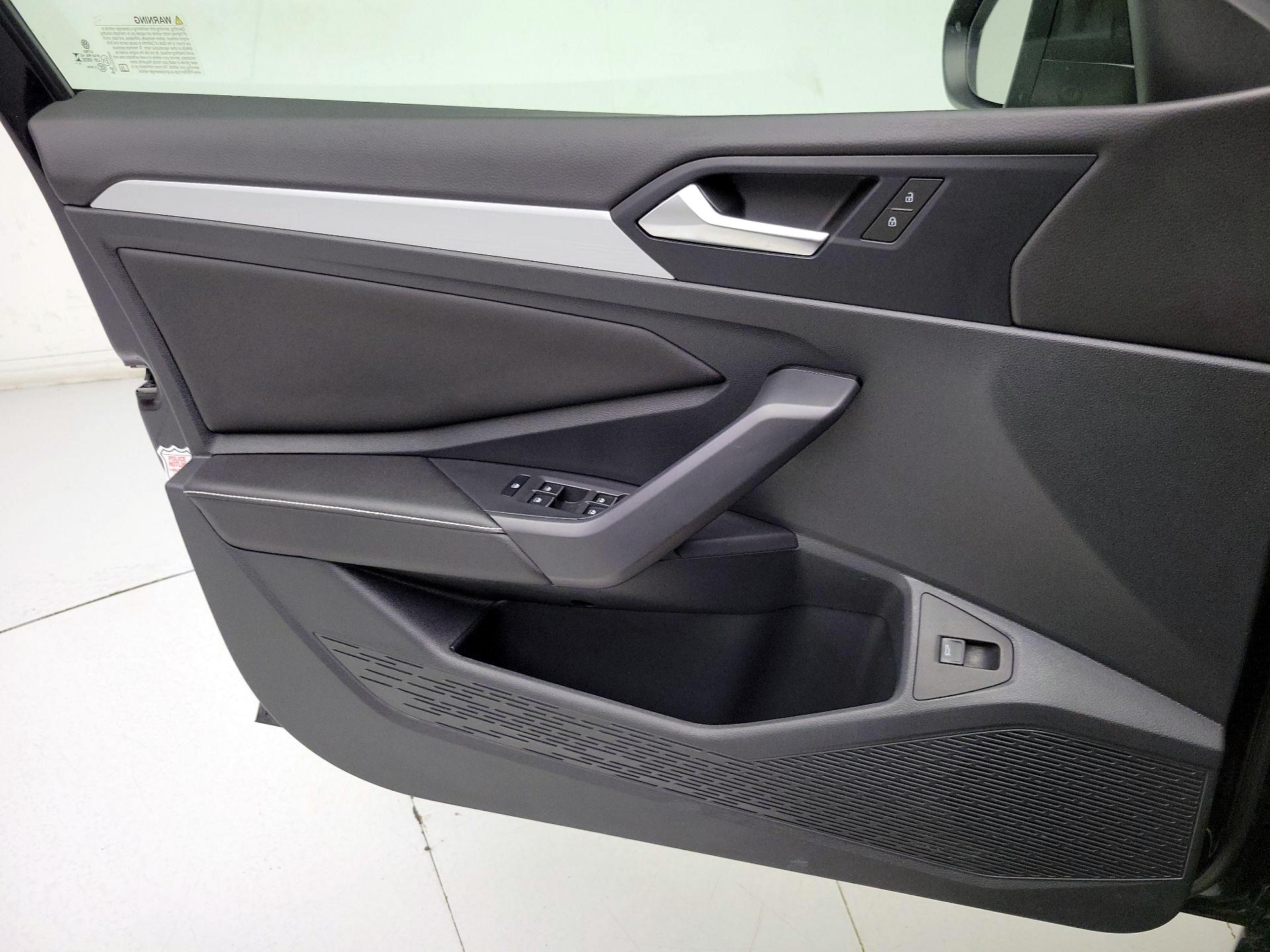 Thumbnail: 2025 Volkswagen Jetta - 12