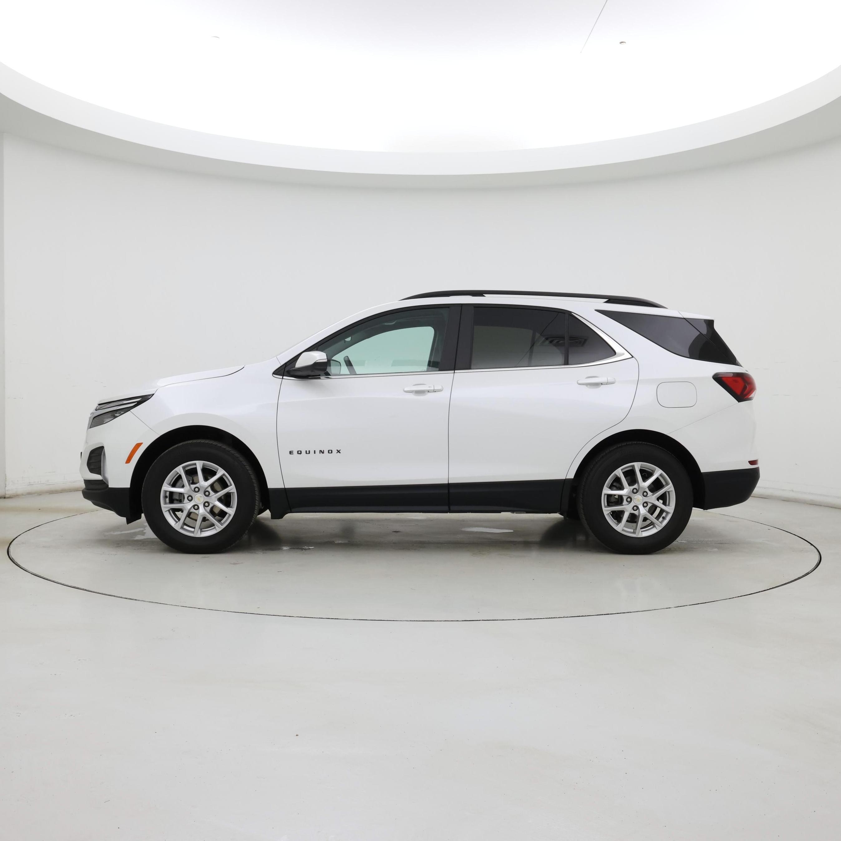 Thumbnail: 2022 Chevrolet Equinox - 3