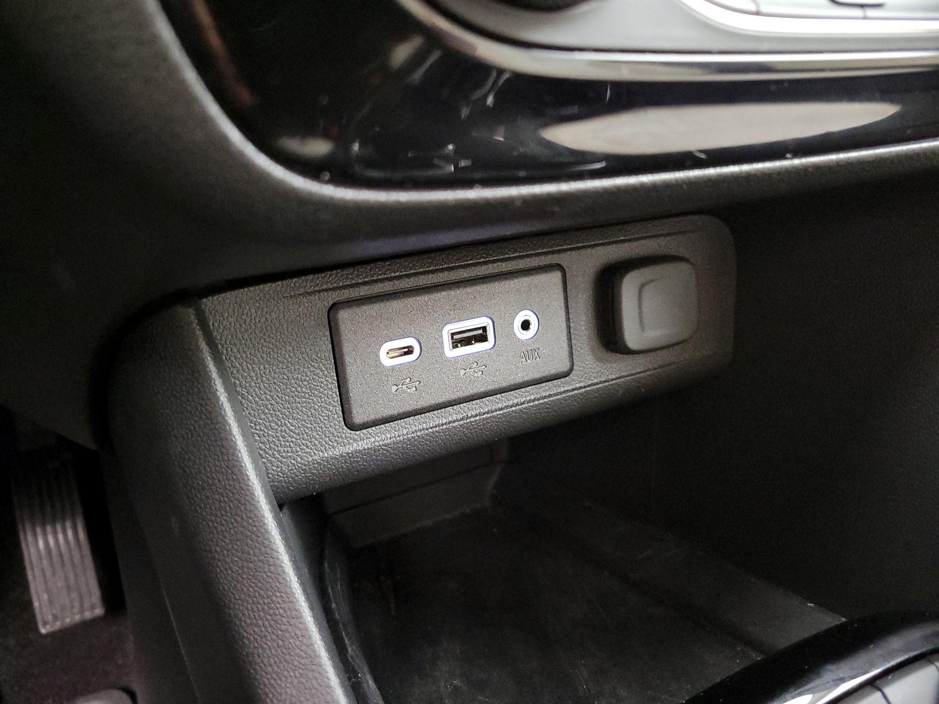 Thumbnail: 2023 Buick Encore GX - 19