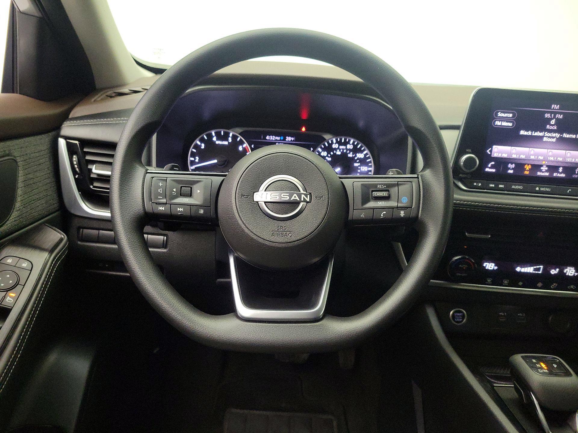 Thumbnail: 2022 Nissan Rogue - 10