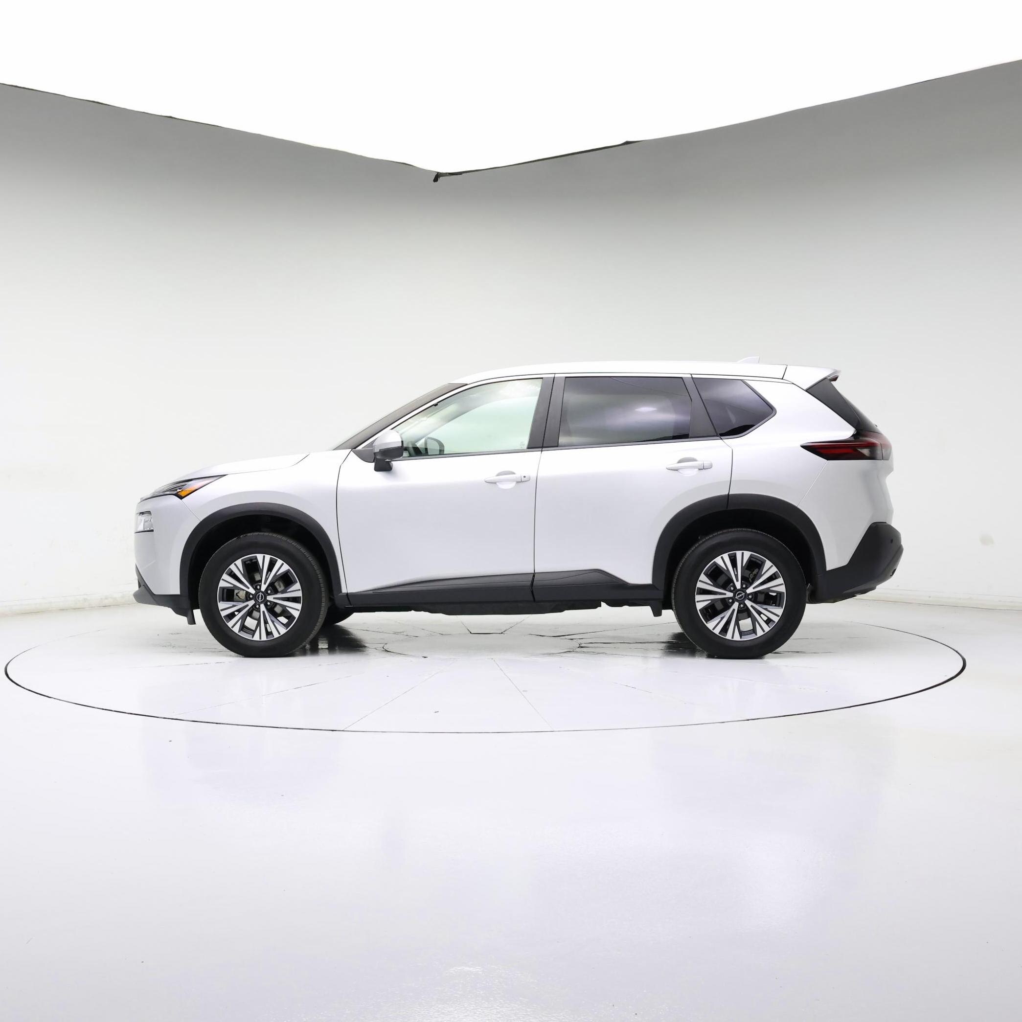 Thumbnail: 2022 Nissan Rogue - 3