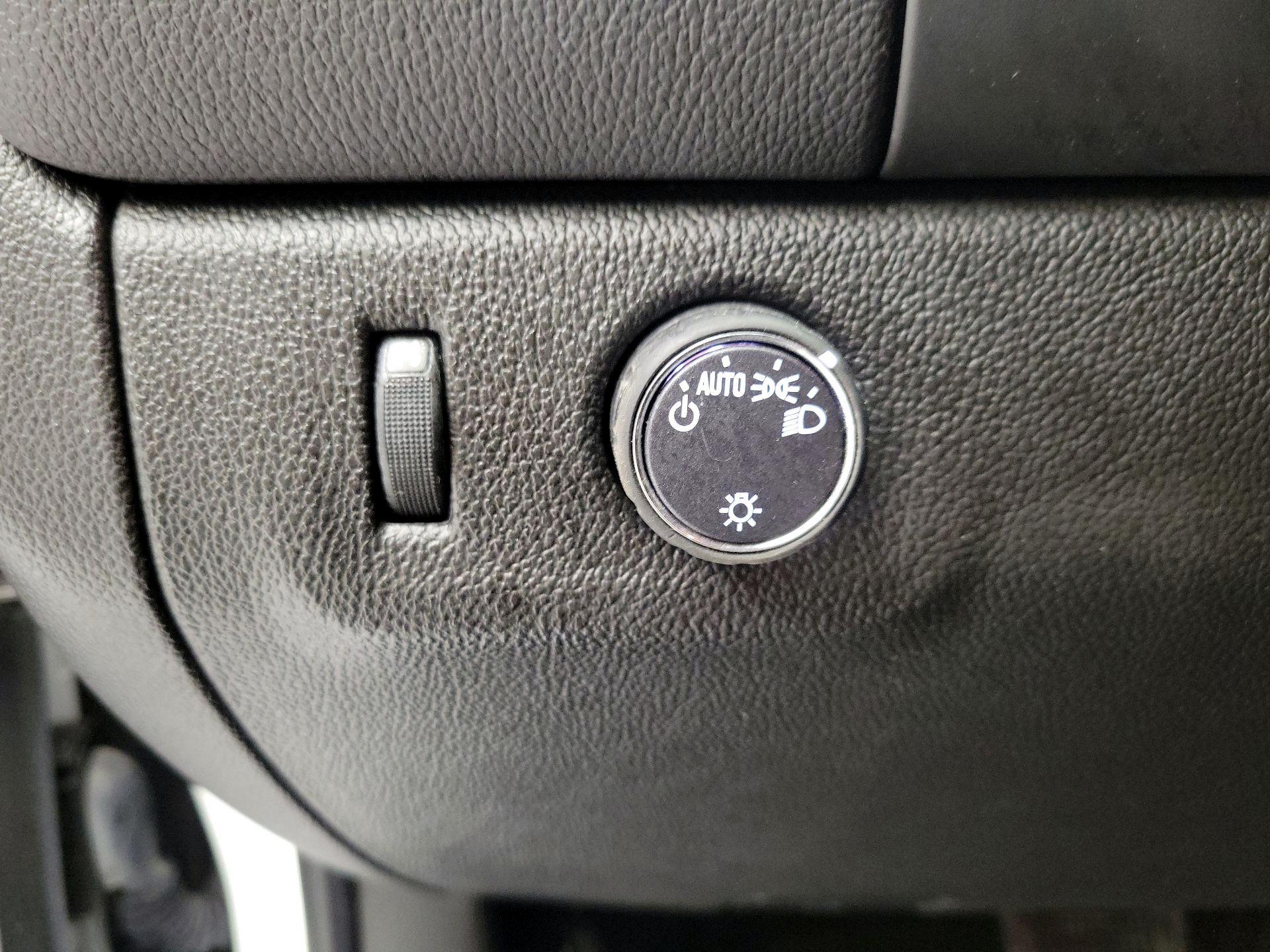 Thumbnail: 2022 Chevrolet Colorado - 13