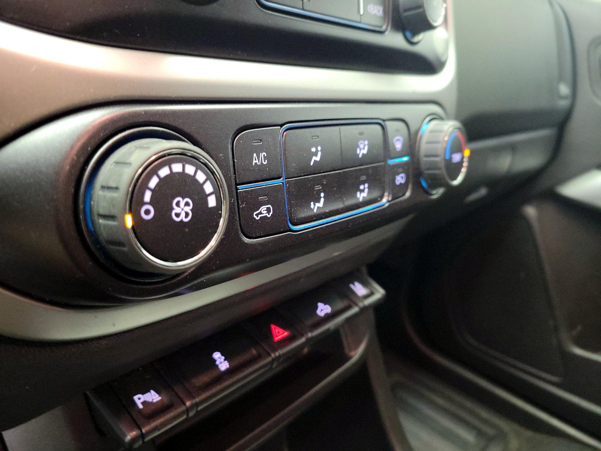 Thumbnail: 2022 Chevrolet Colorado - 16