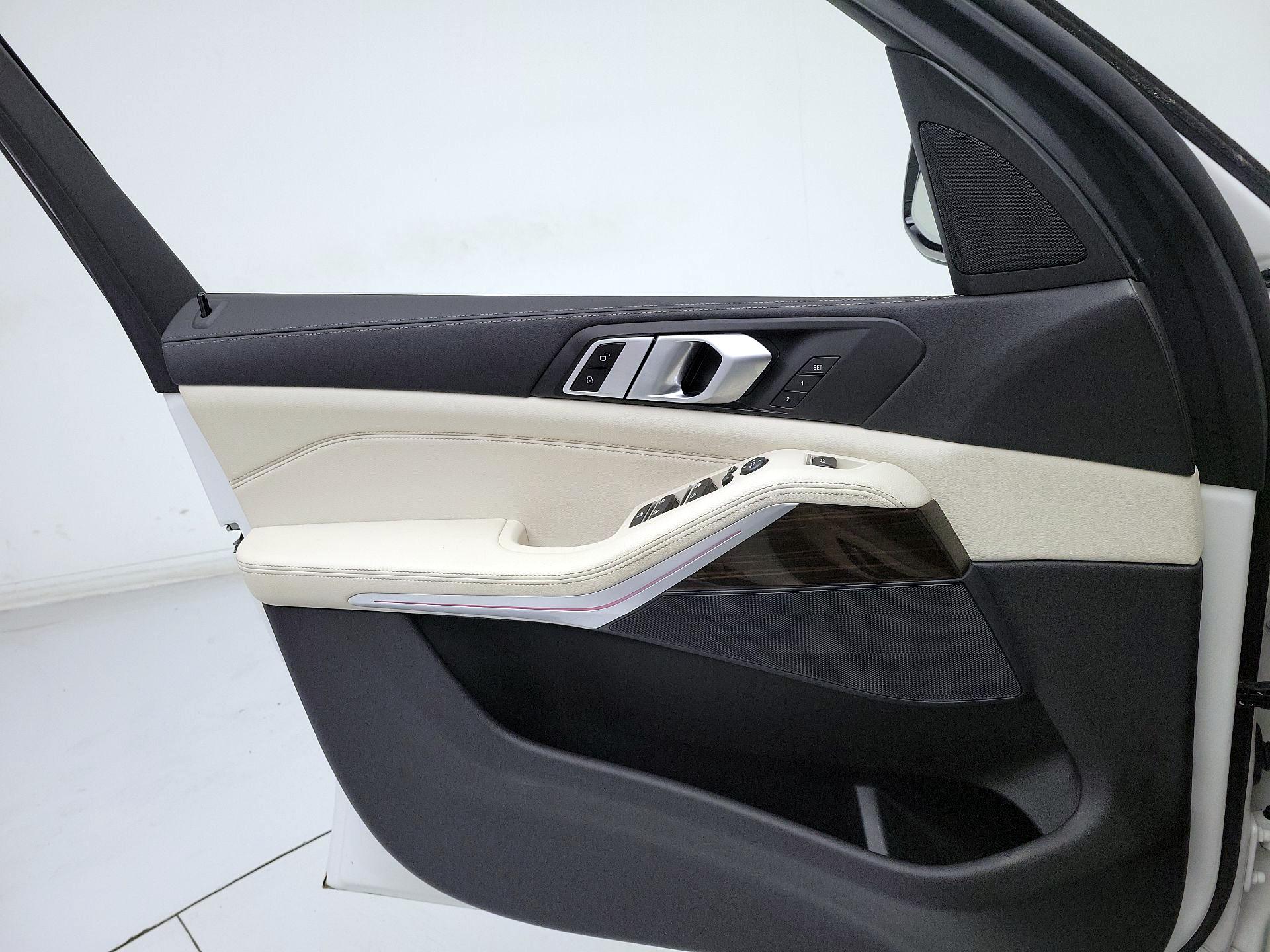 Thumbnail: 2020 BMW X5 - 12