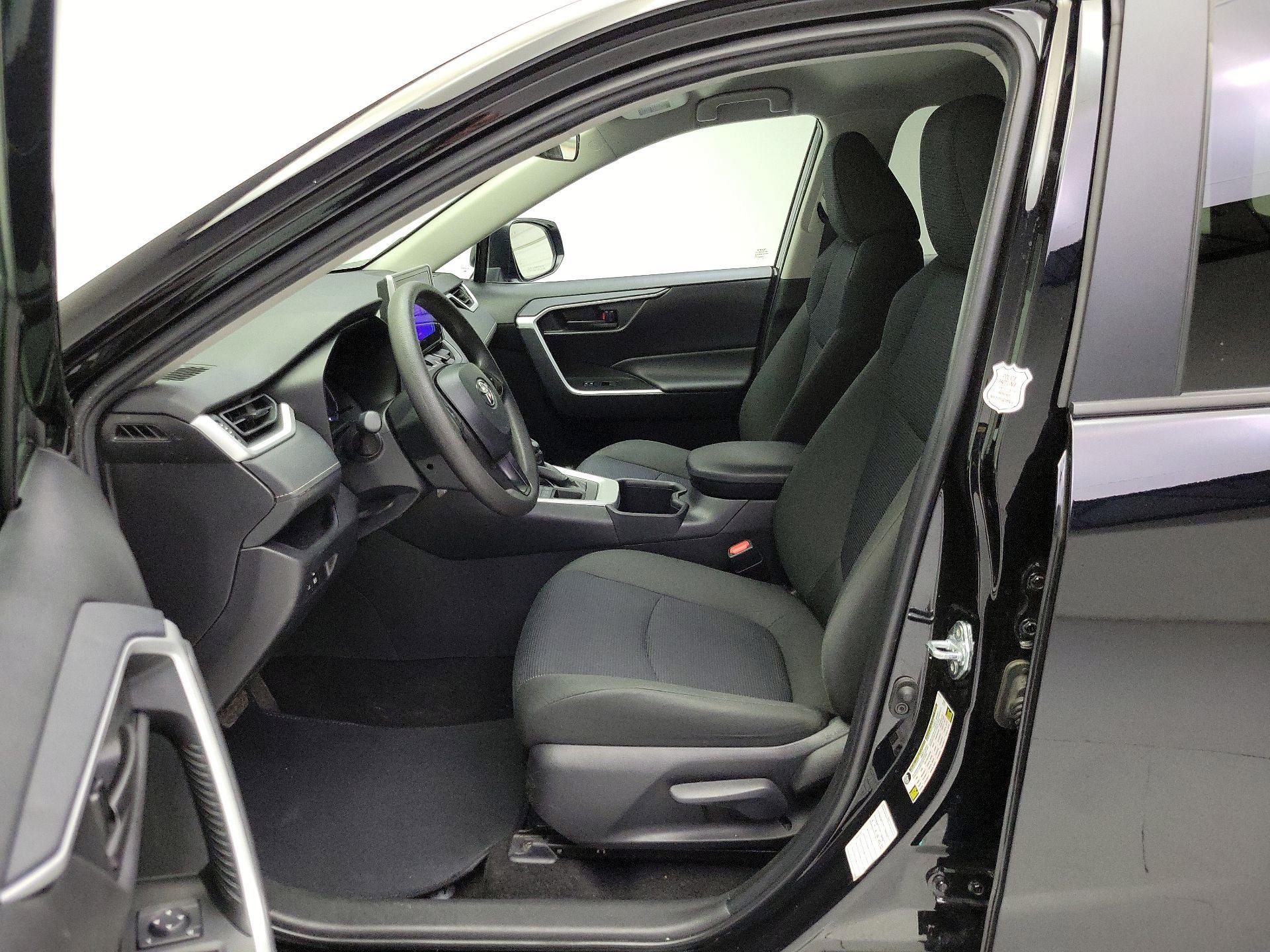 Thumbnail: 2025 Toyota RAV4 - 11