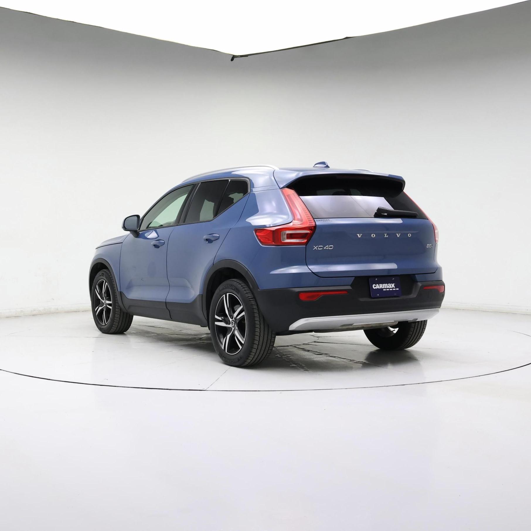 Thumbnail: 2023 Volvo XC40 - 2
