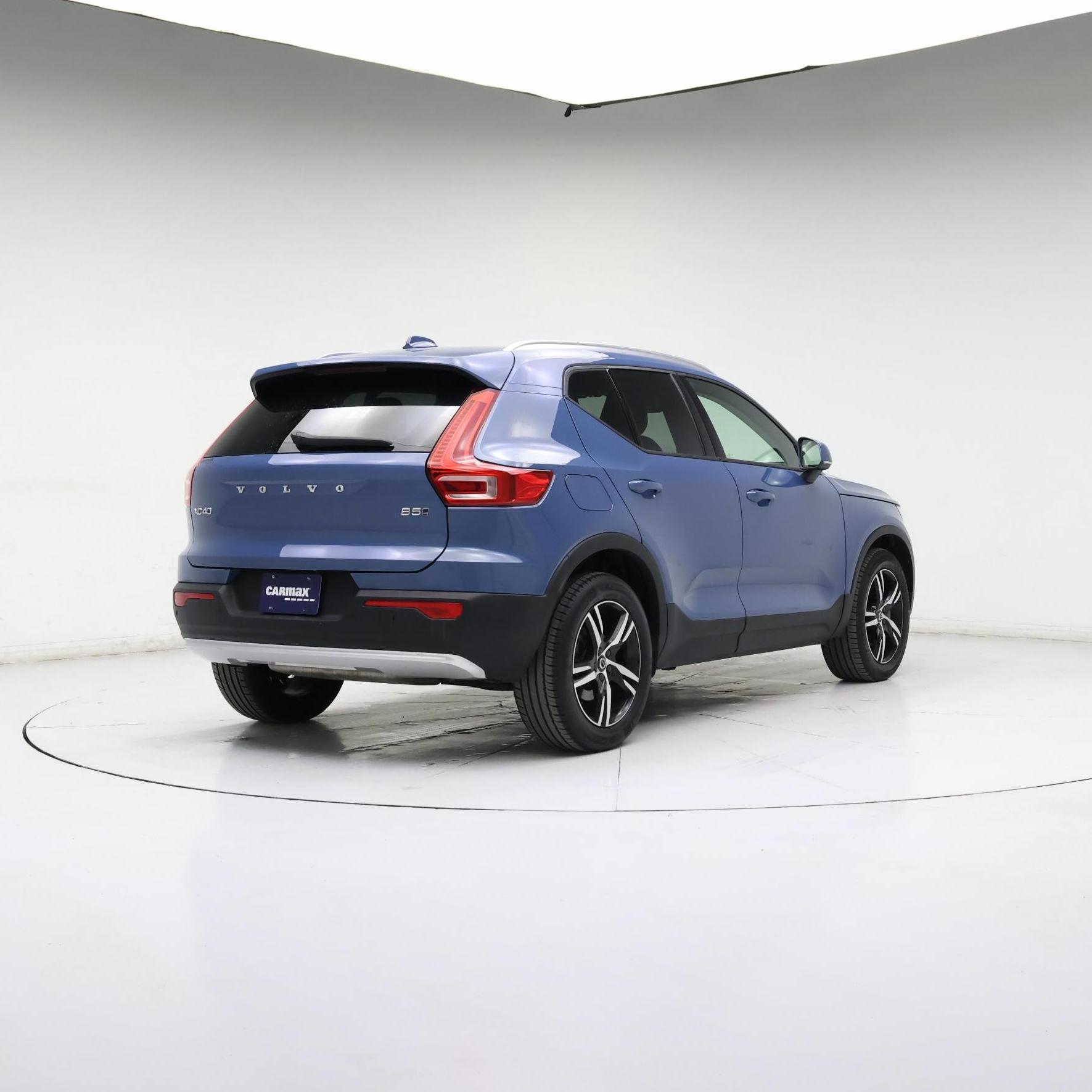 Thumbnail: 2023 Volvo XC40 - 8