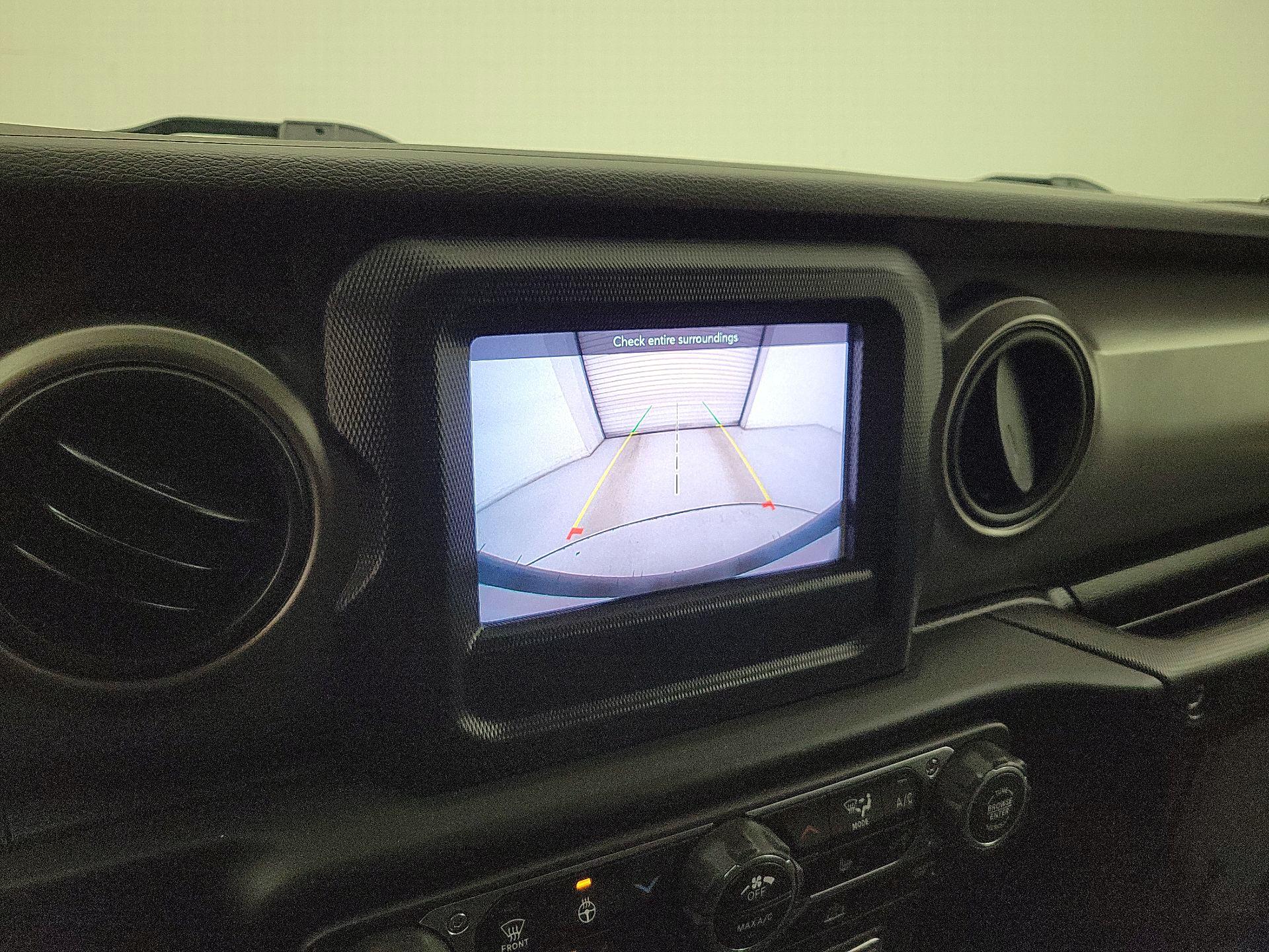 Thumbnail: 2022 Jeep Wrangler - 14