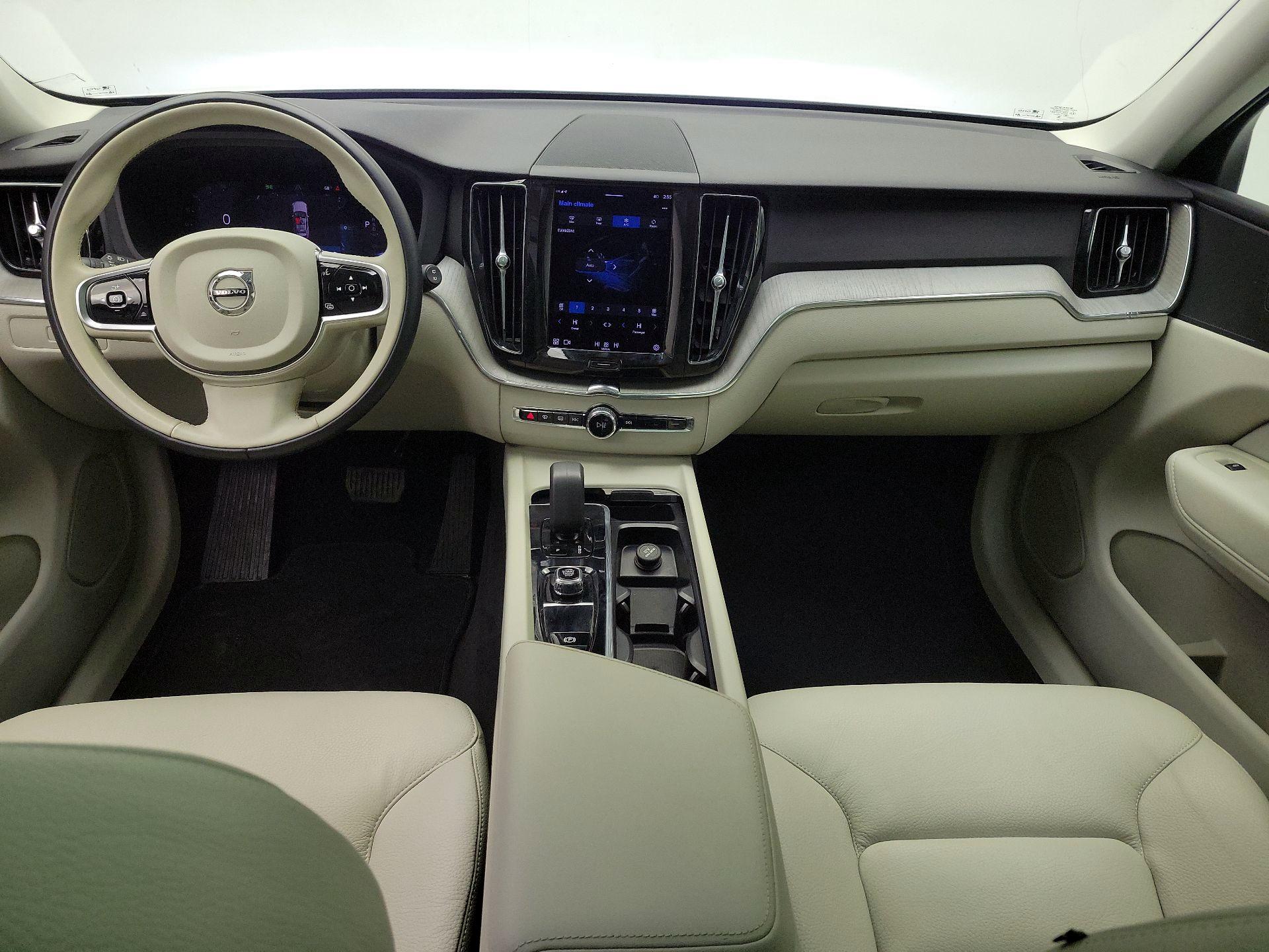 Thumbnail: 2023 Volvo XC60 - 9