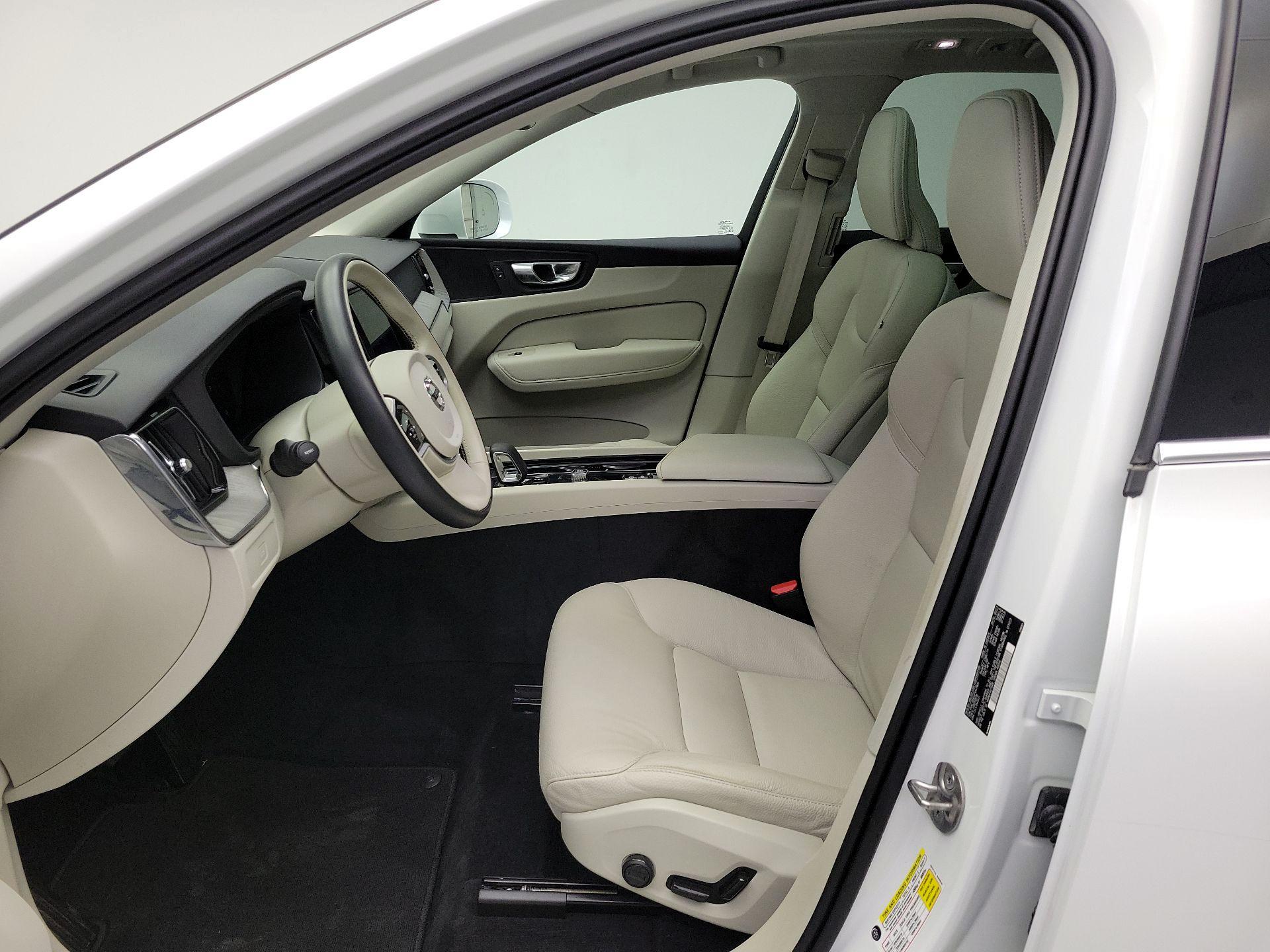 Thumbnail: 2023 Volvo XC60 - 11