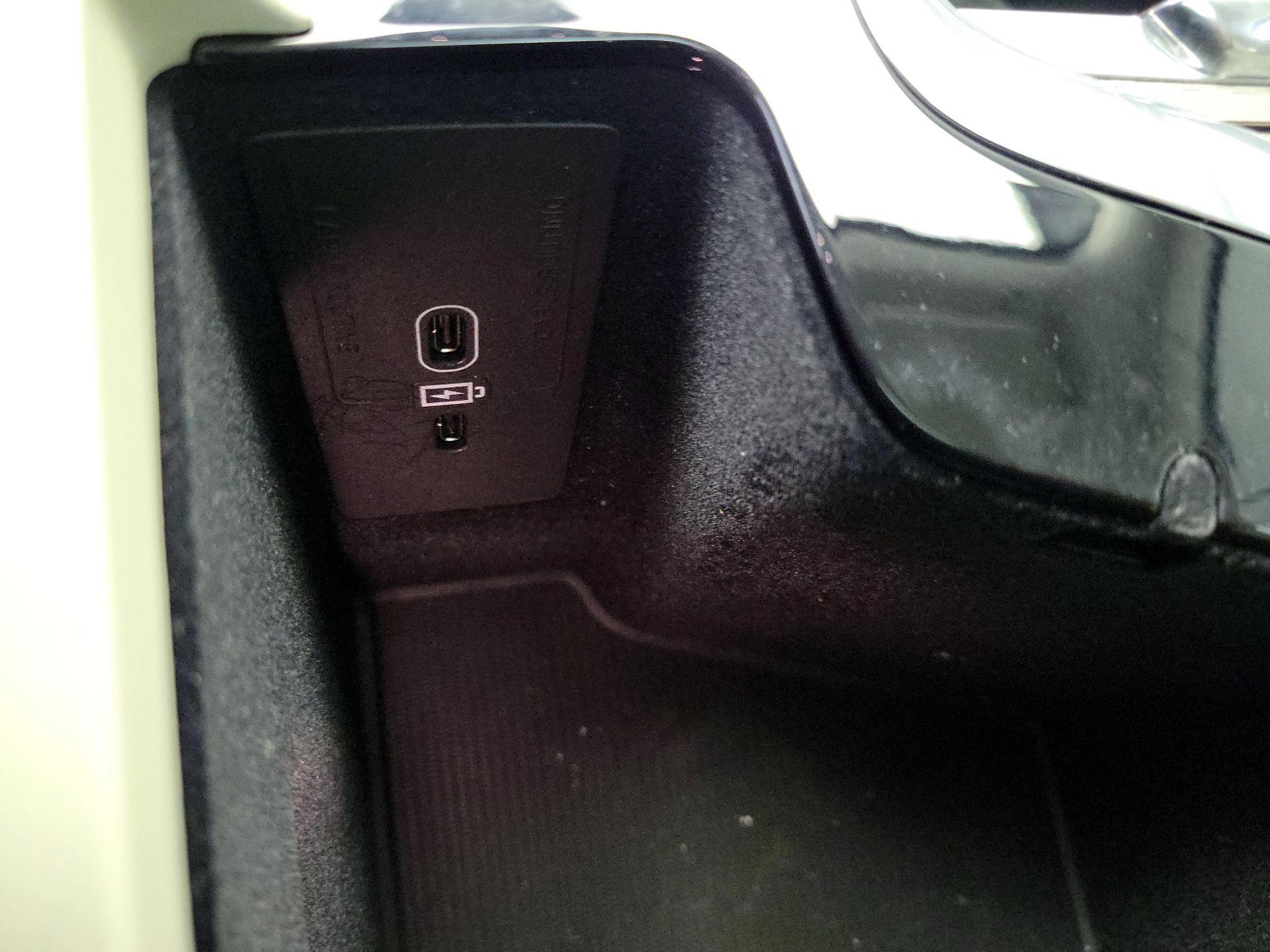 Thumbnail: 2023 Volvo XC60 - 19