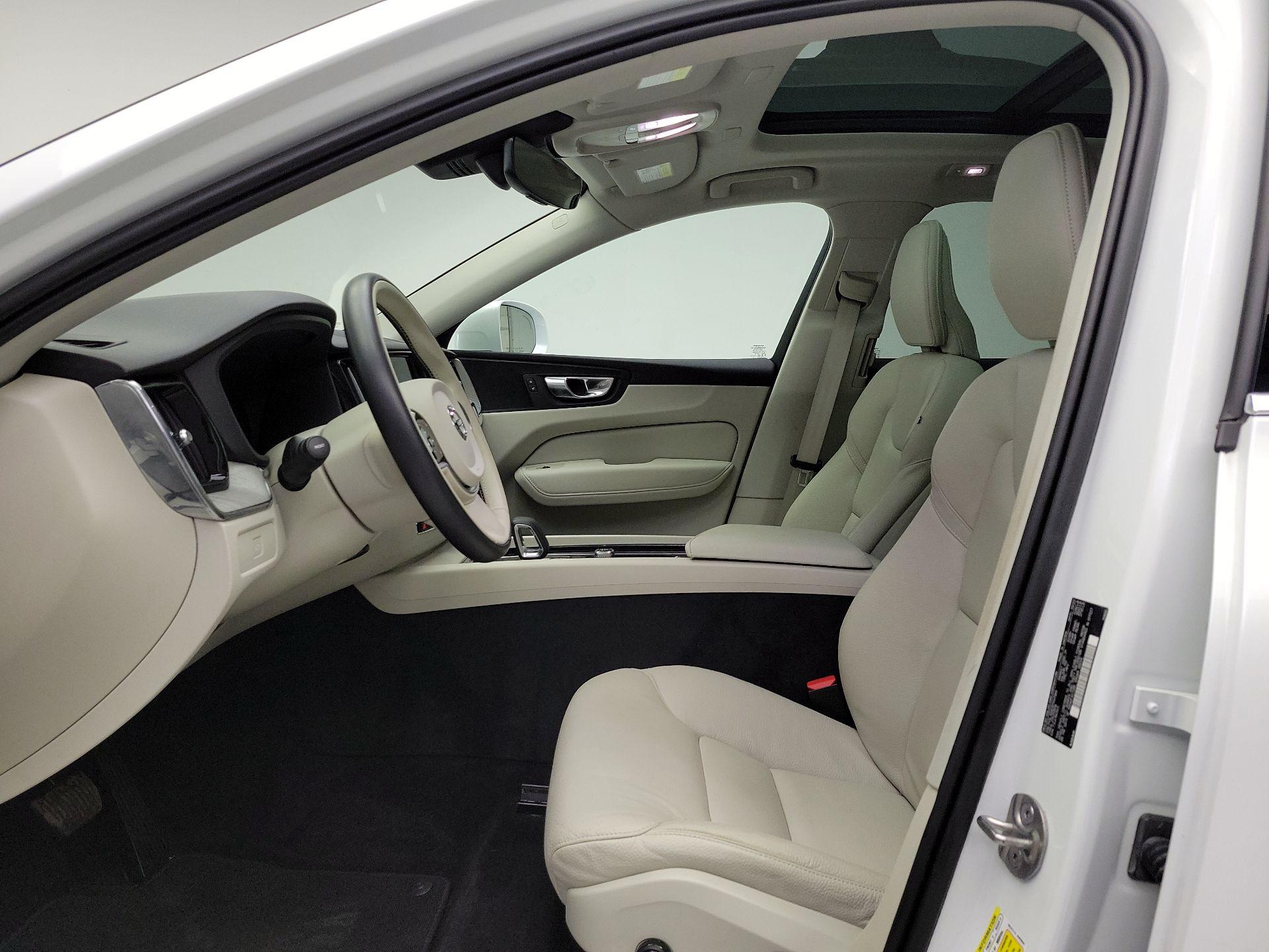 Thumbnail: 2023 Volvo XC60 - 20