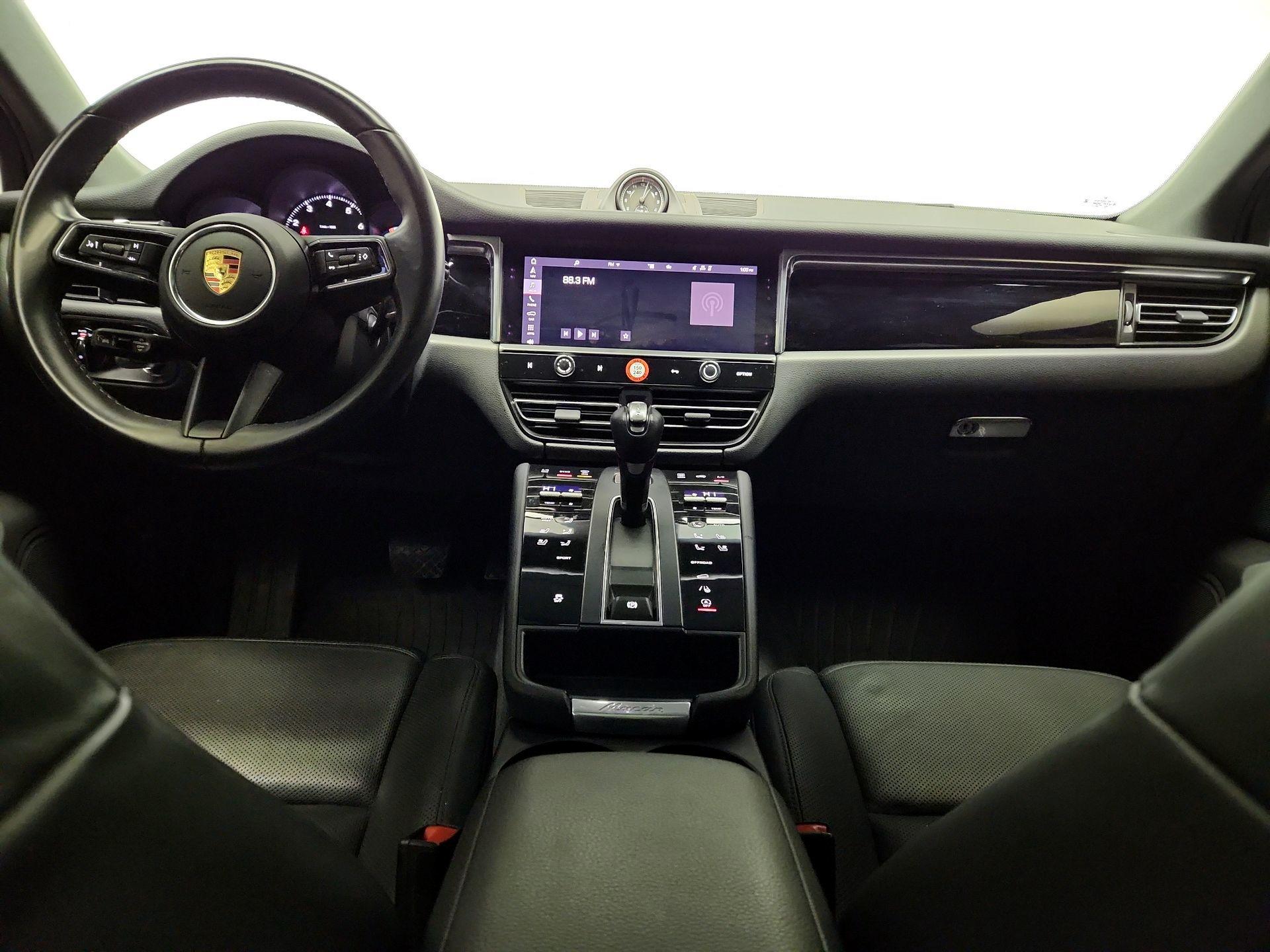 Thumbnail: 2023 Porsche Macan - 9