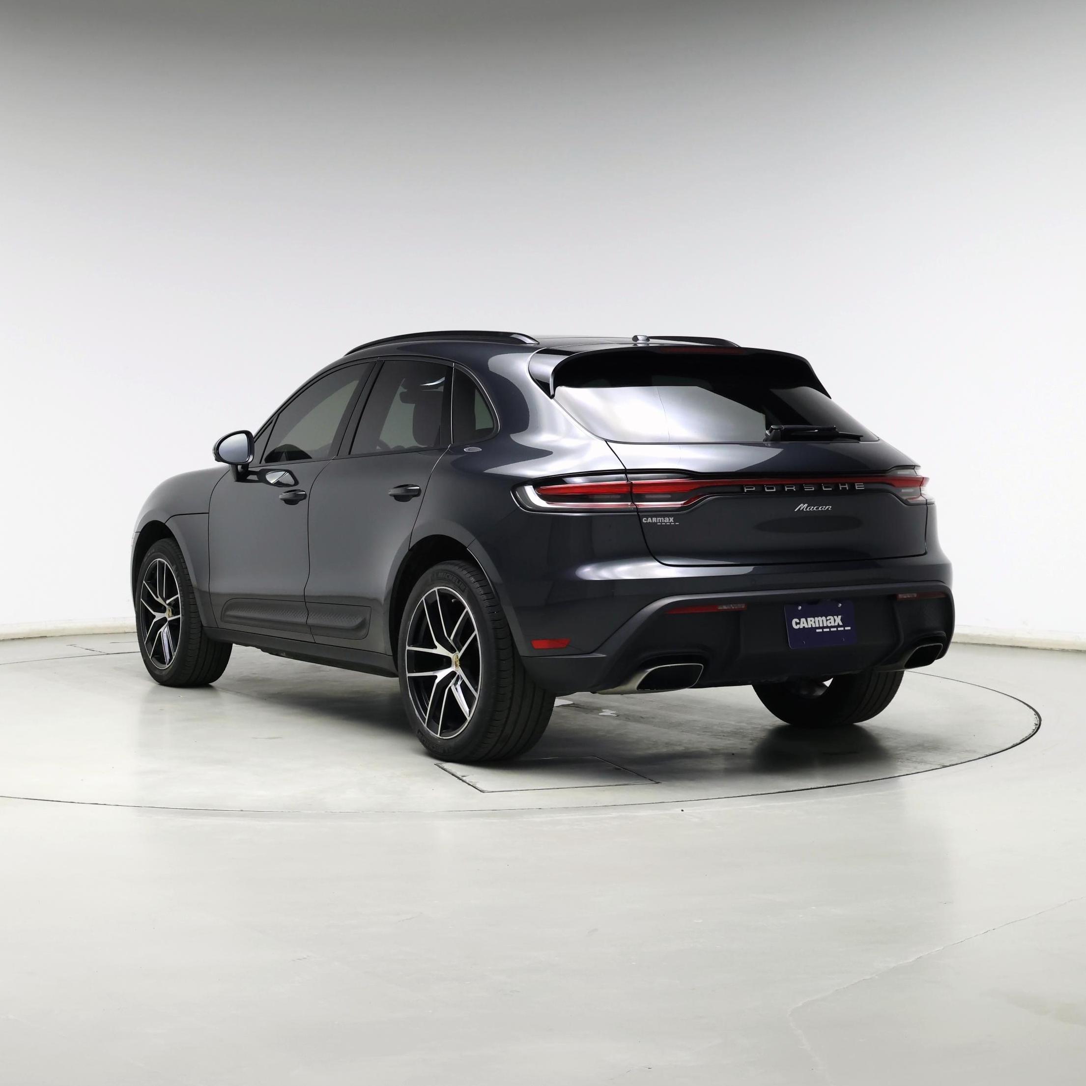 Thumbnail: 2023 Porsche Macan - 2