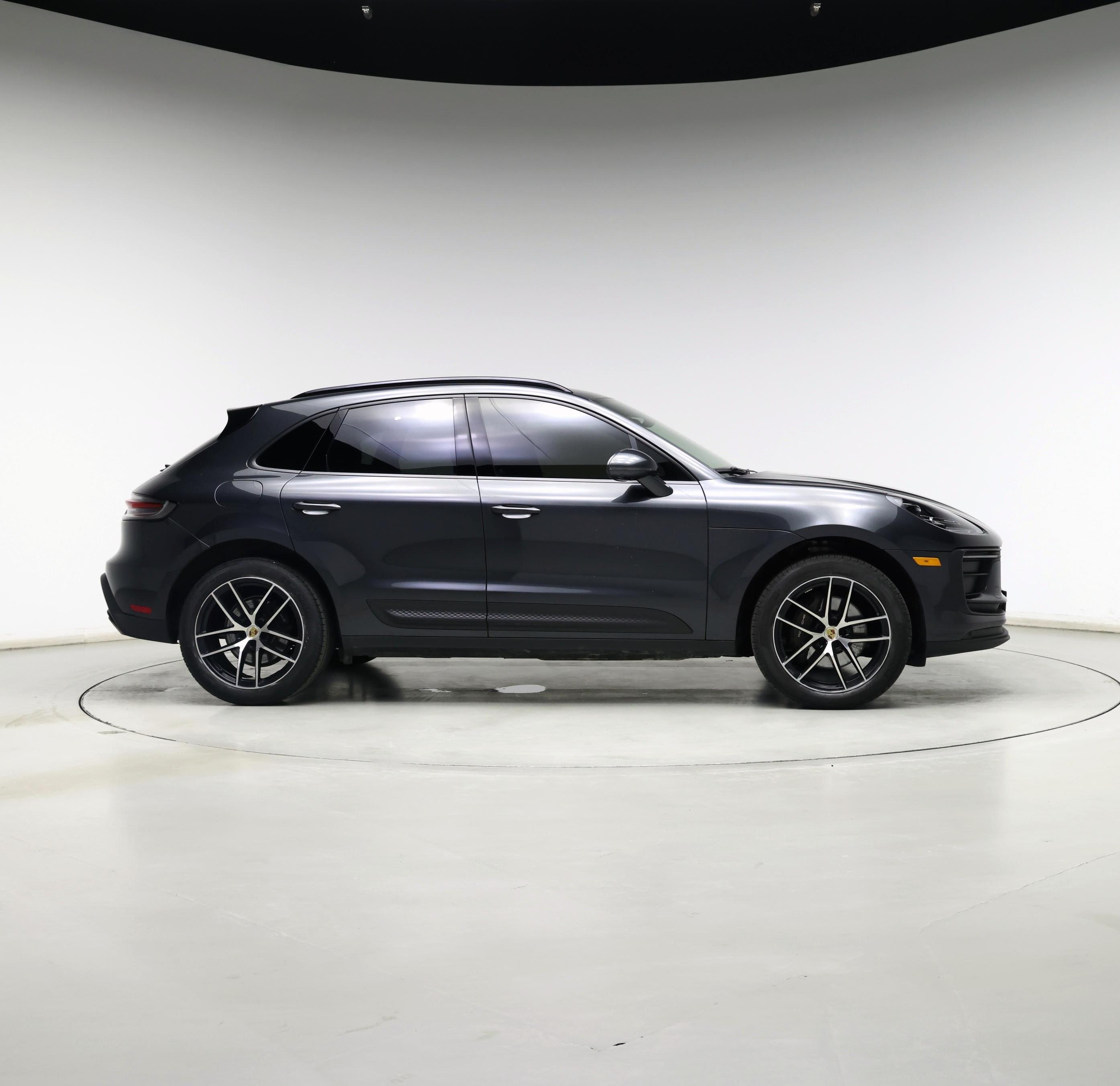 Thumbnail: 2023 Porsche Macan - 7