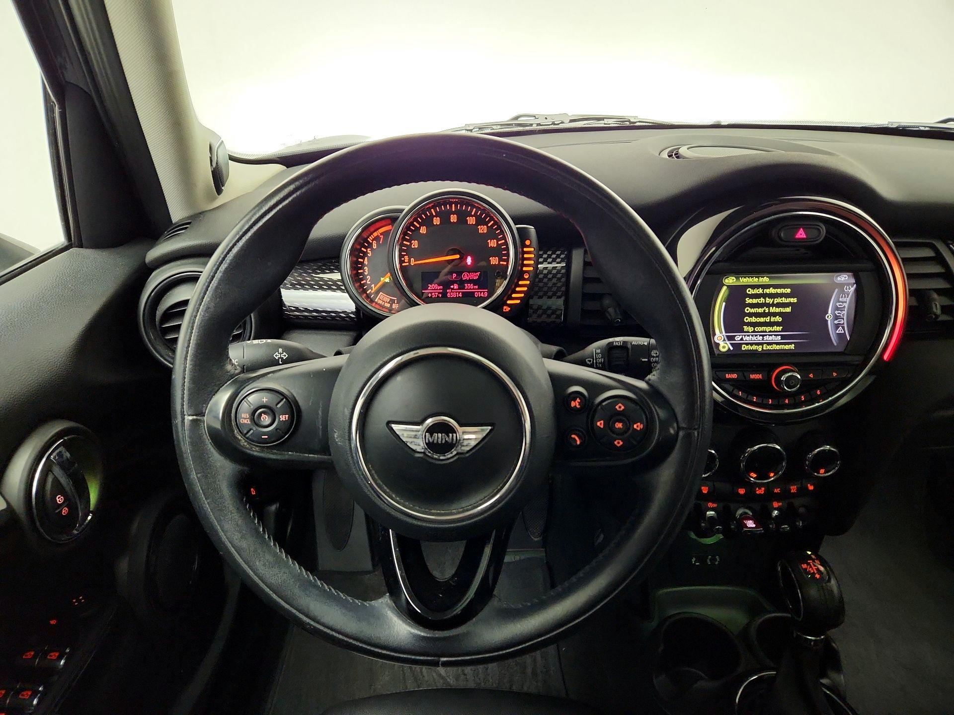 Thumbnail: 2016 MINI Cooper Hardtop - 10