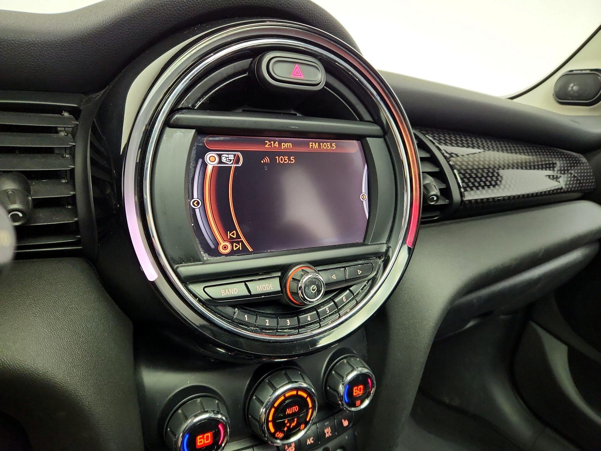 Thumbnail: 2016 MINI Cooper Hardtop - 14