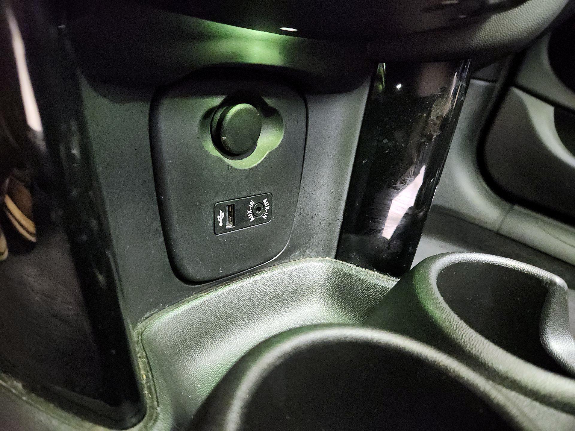 Thumbnail: 2016 MINI Cooper Hardtop - 17