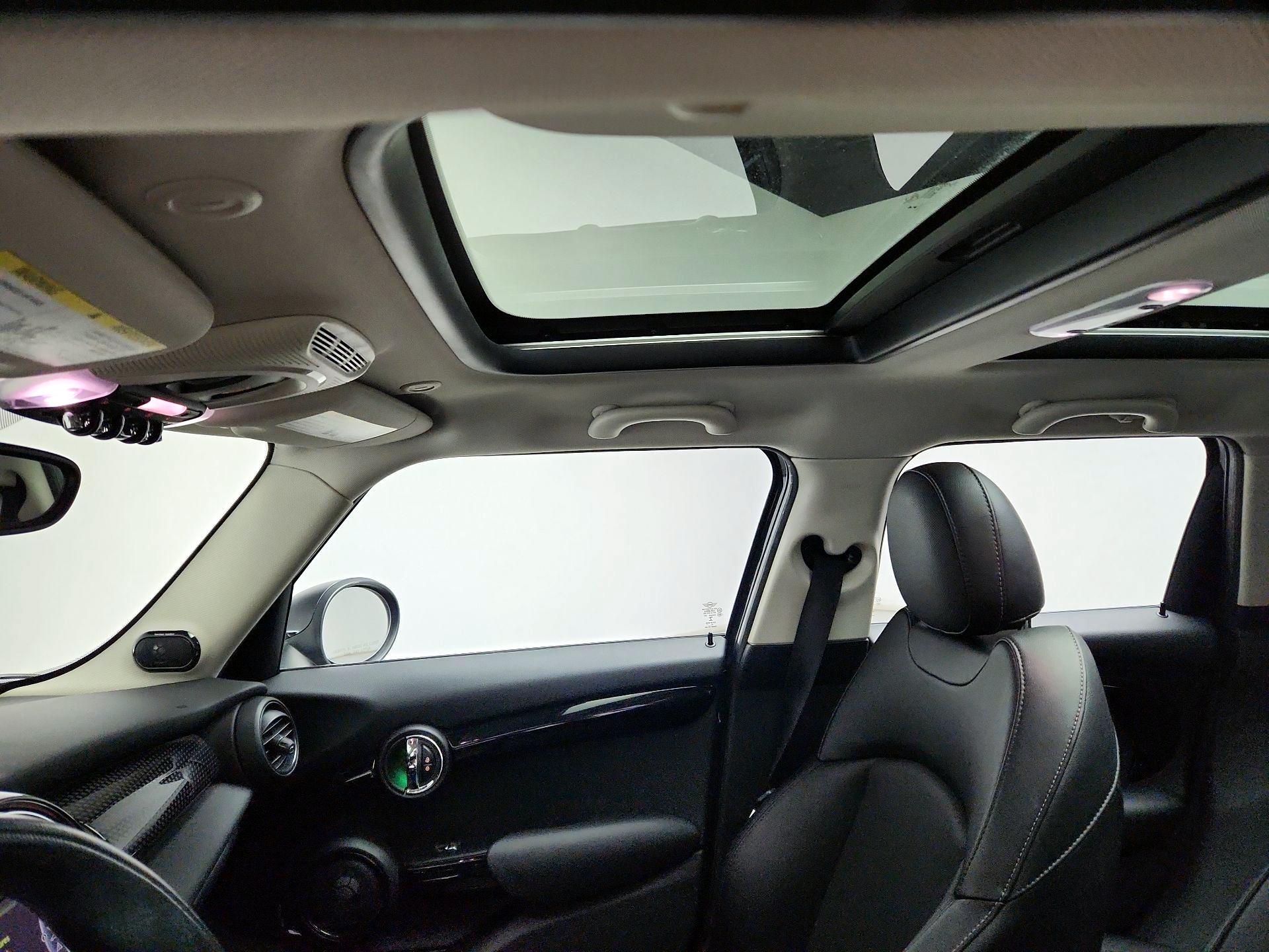 Thumbnail: 2016 MINI Cooper Hardtop - 18