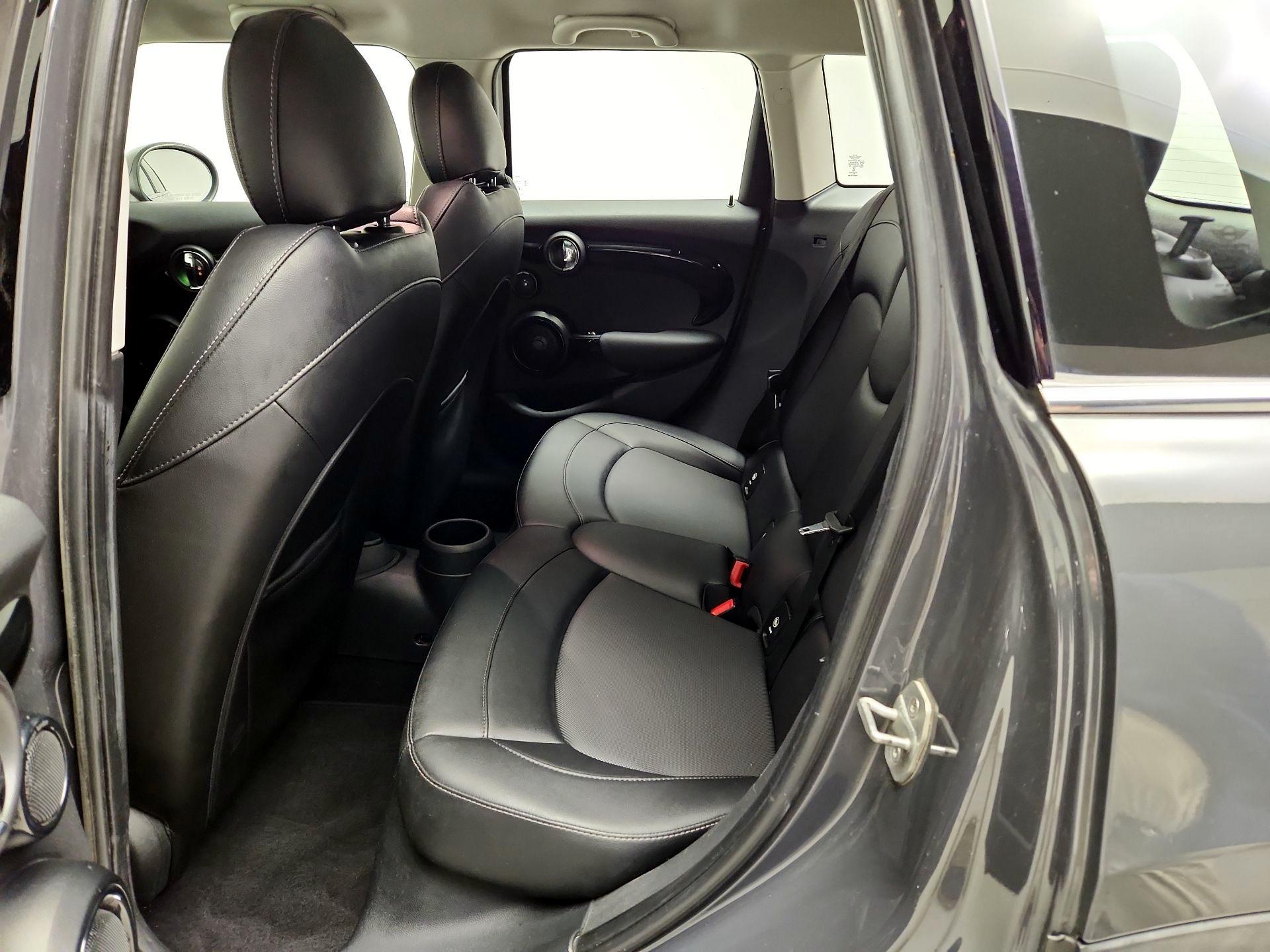 Thumbnail: 2016 MINI Cooper Hardtop - 19