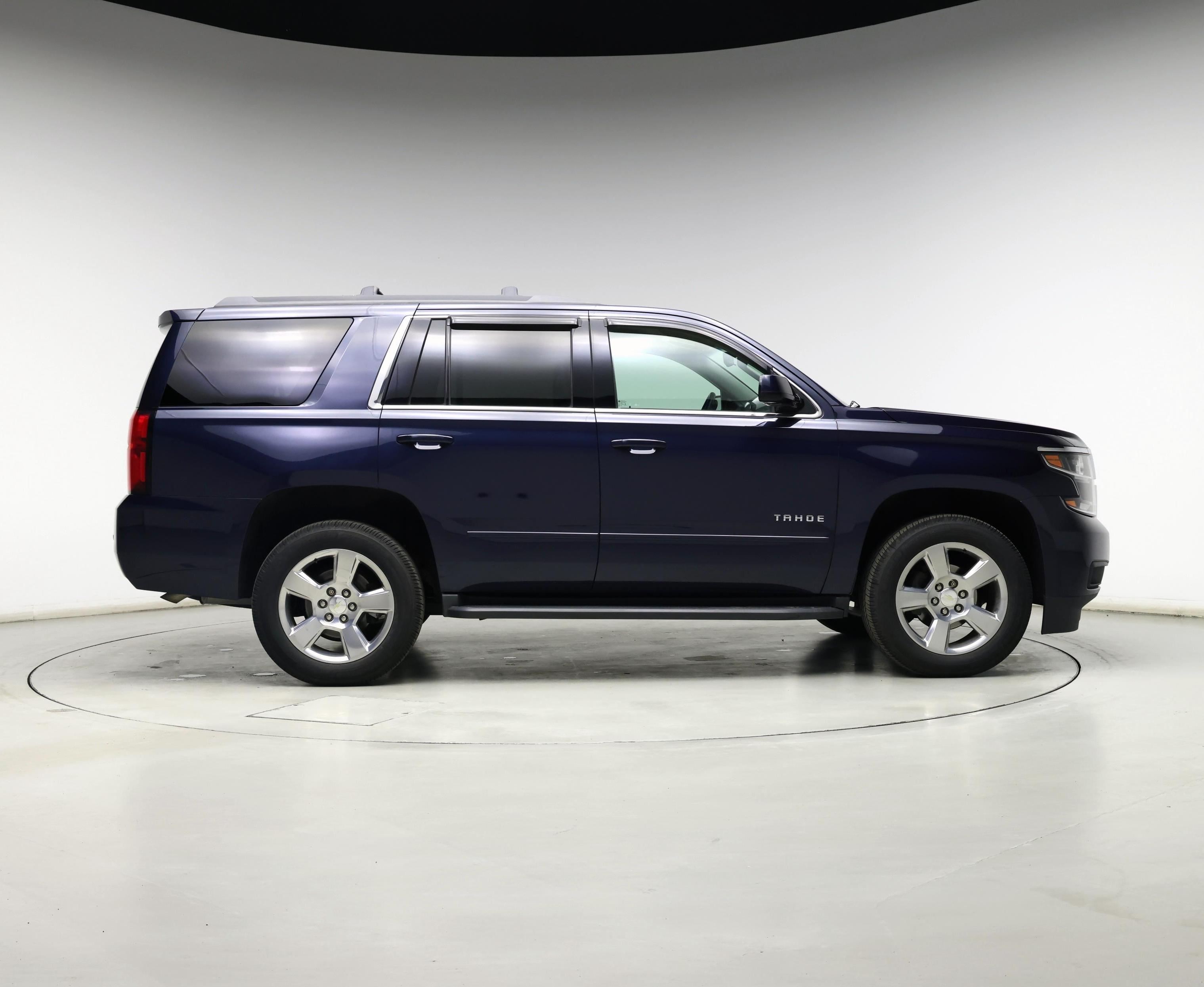 Thumbnail: 2017 Chevrolet Tahoe - 7
