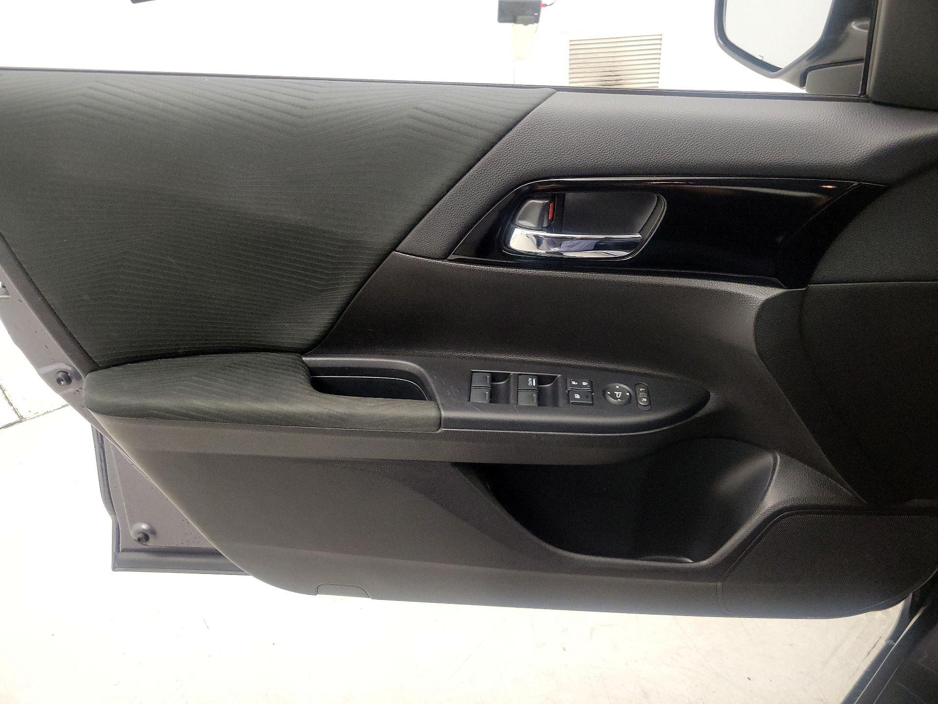 Thumbnail: 2017 Honda Accord - 12