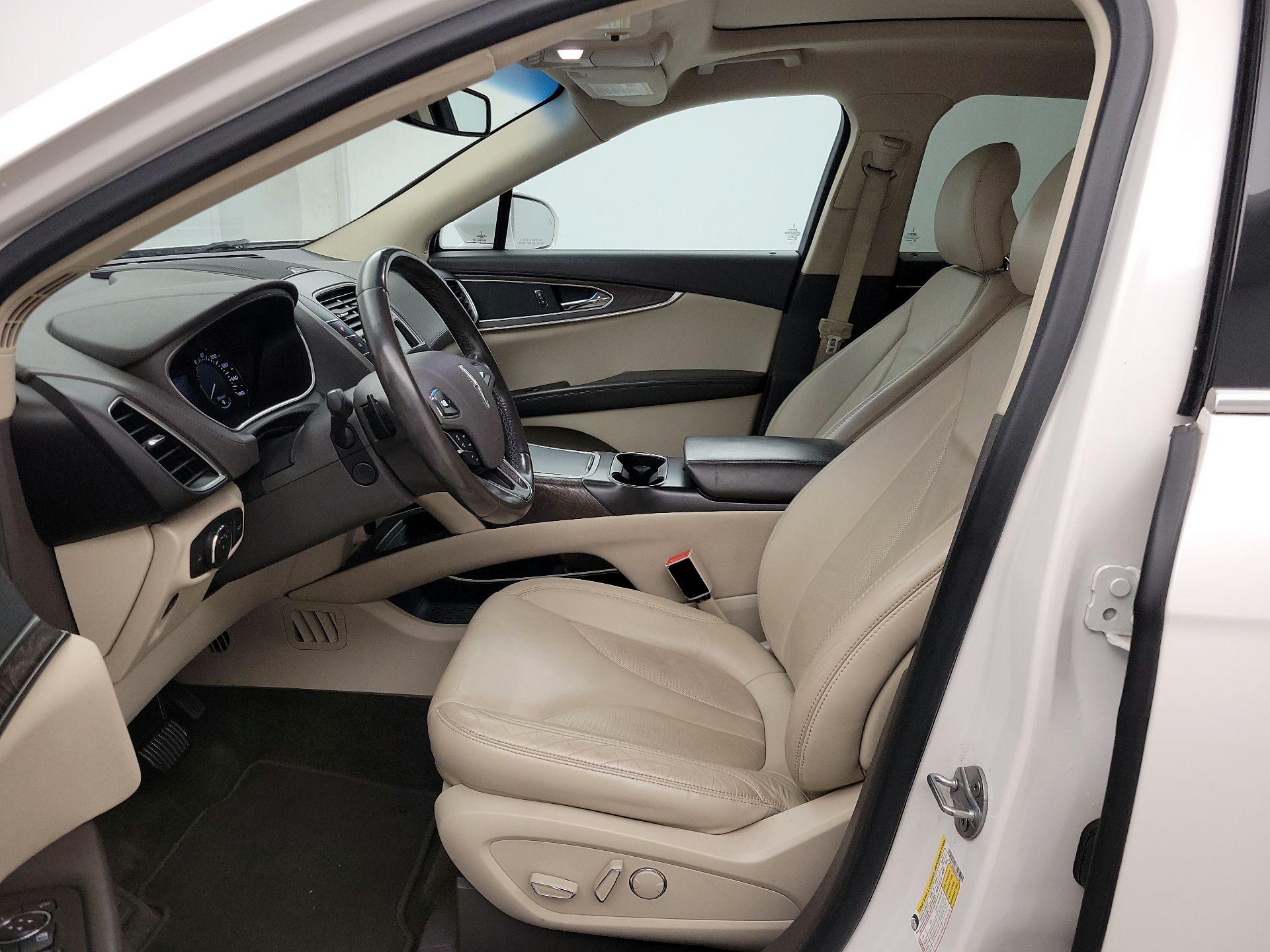 Thumbnail: 2016 Lincoln MKX - 11