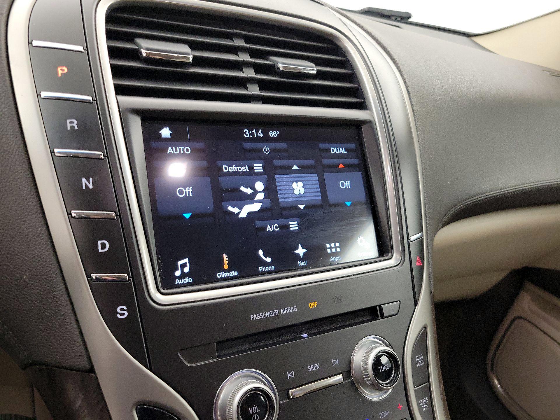 Thumbnail: 2016 Lincoln MKX - 17