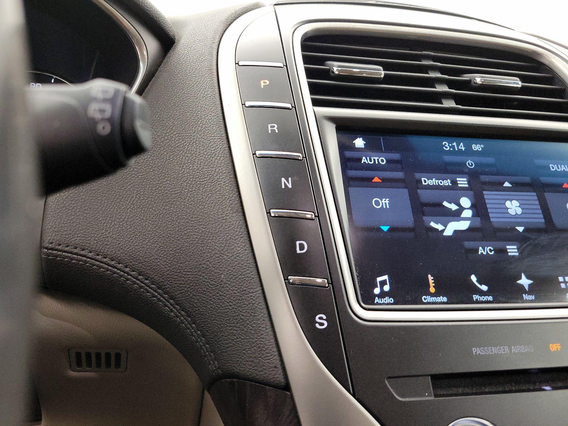 Thumbnail: 2016 Lincoln MKX - 18