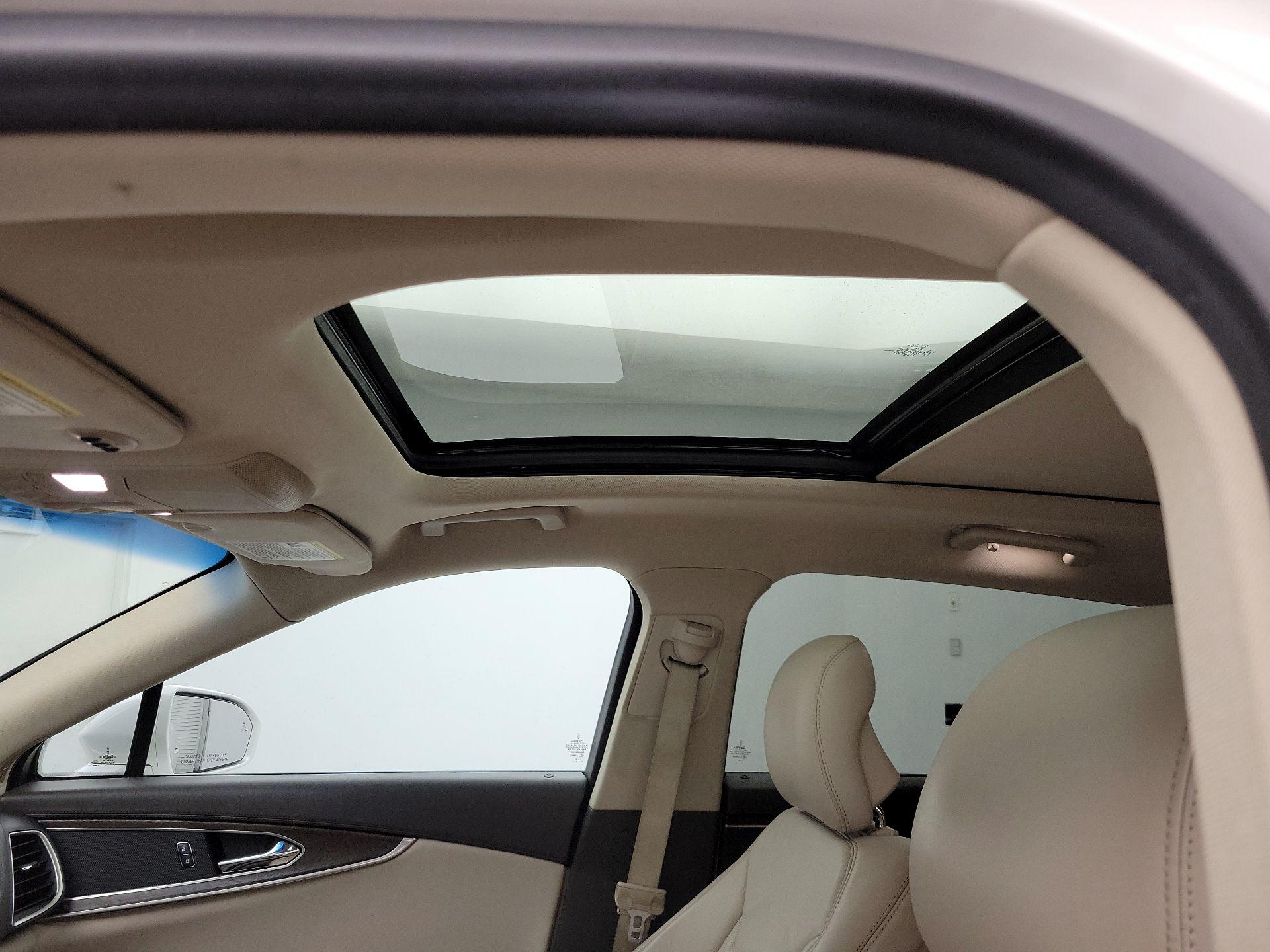 Thumbnail: 2016 Lincoln MKX - 20