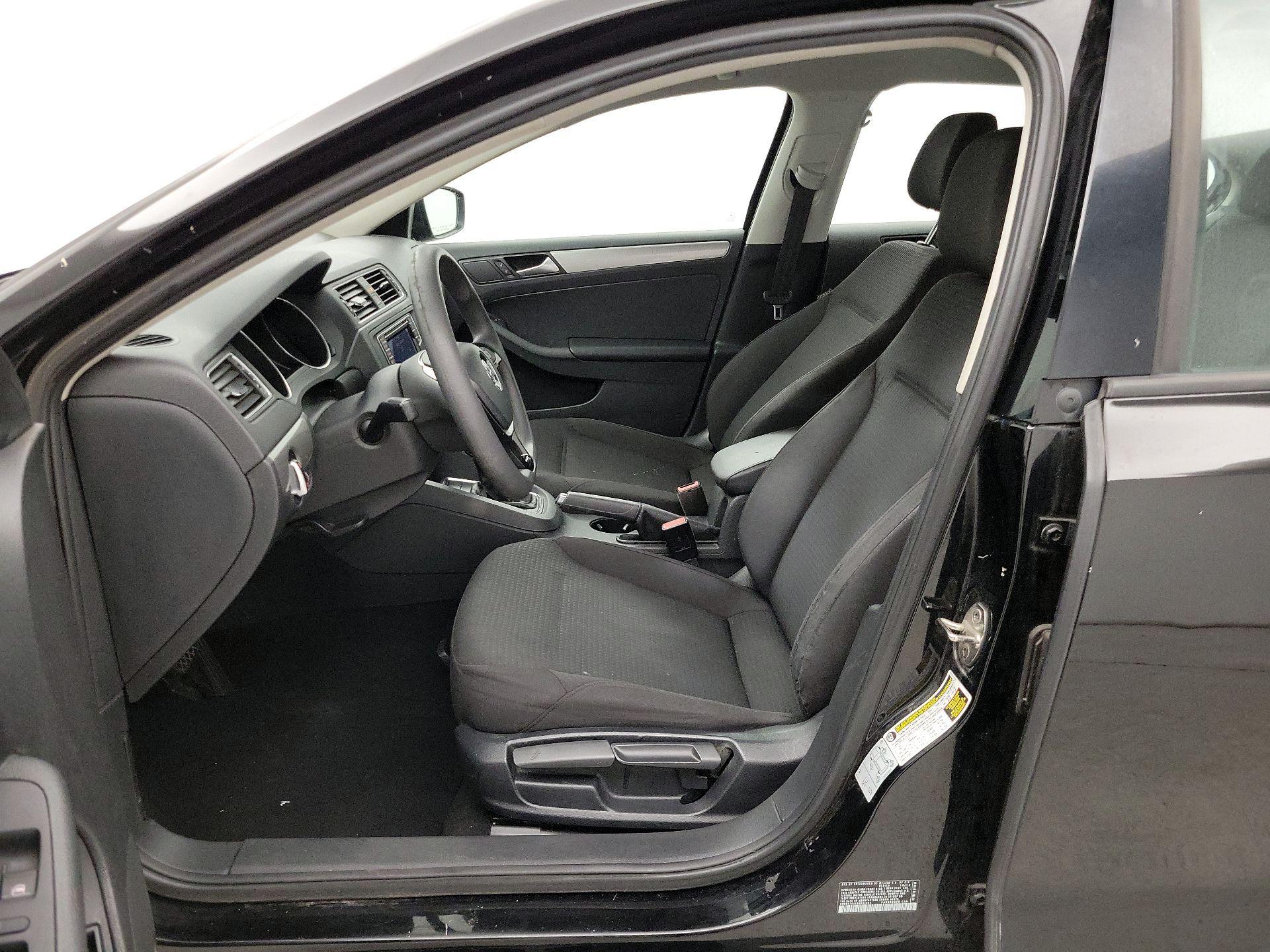 Thumbnail: 2016 Volkswagen Jetta - 11