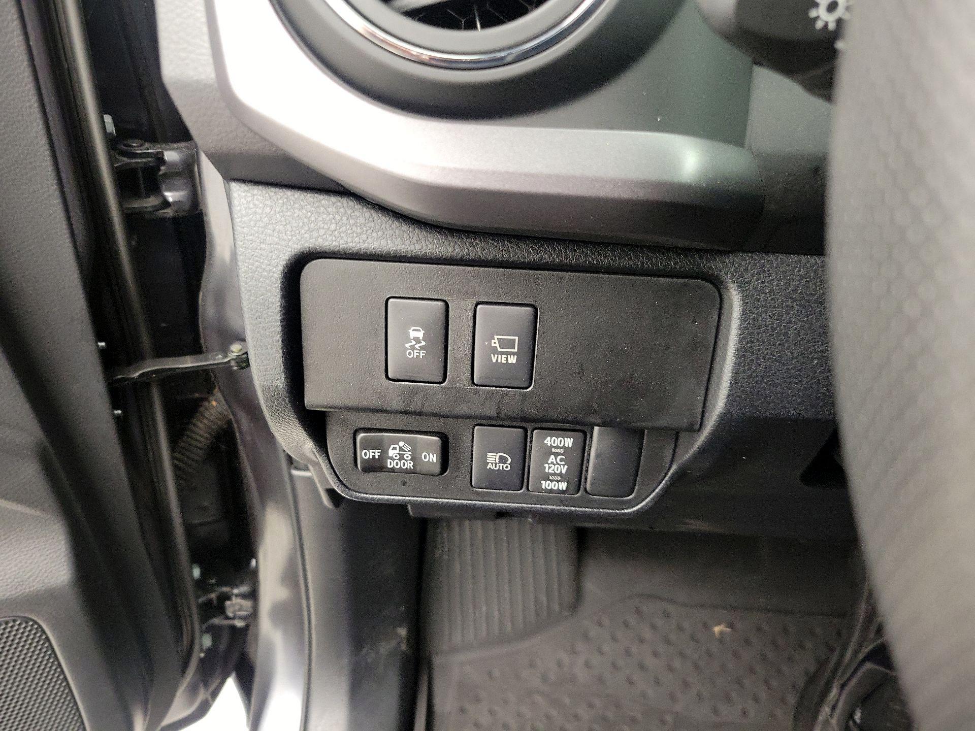 Thumbnail: 2023 Toyota Tacoma - 13