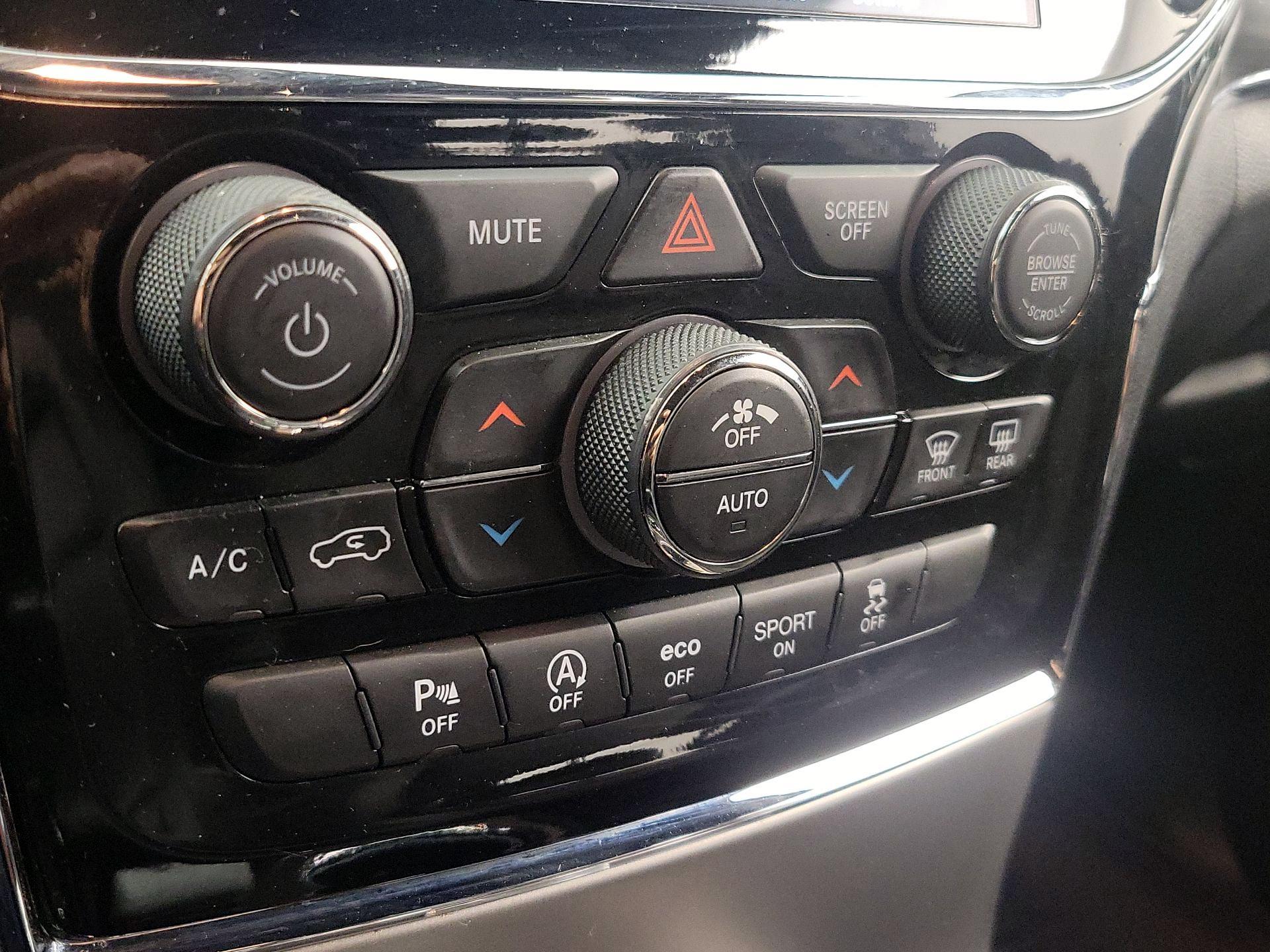 Thumbnail: 2021 Jeep Grand Cherokee - 17