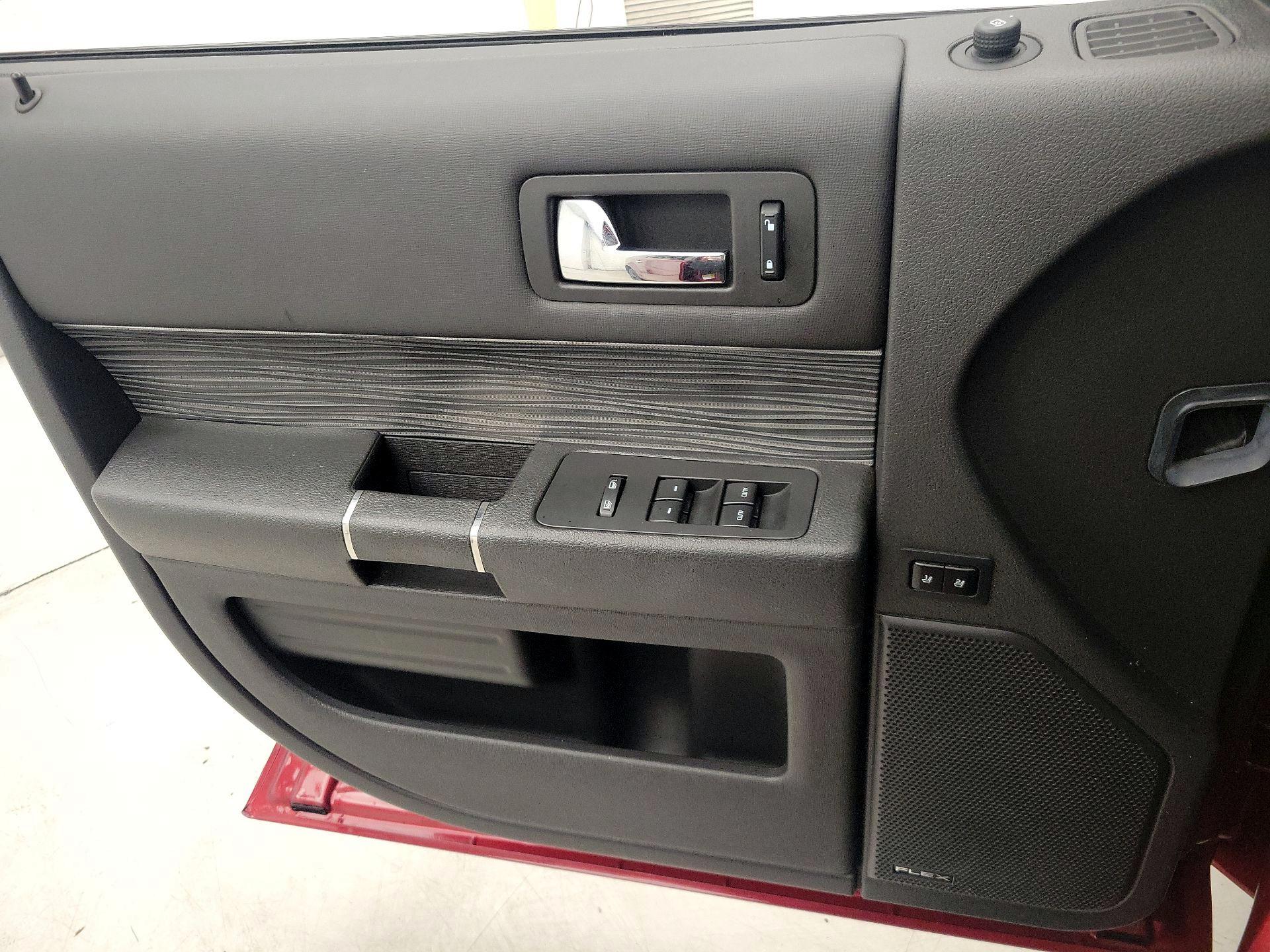 Thumbnail: 2019 Ford Flex - 12