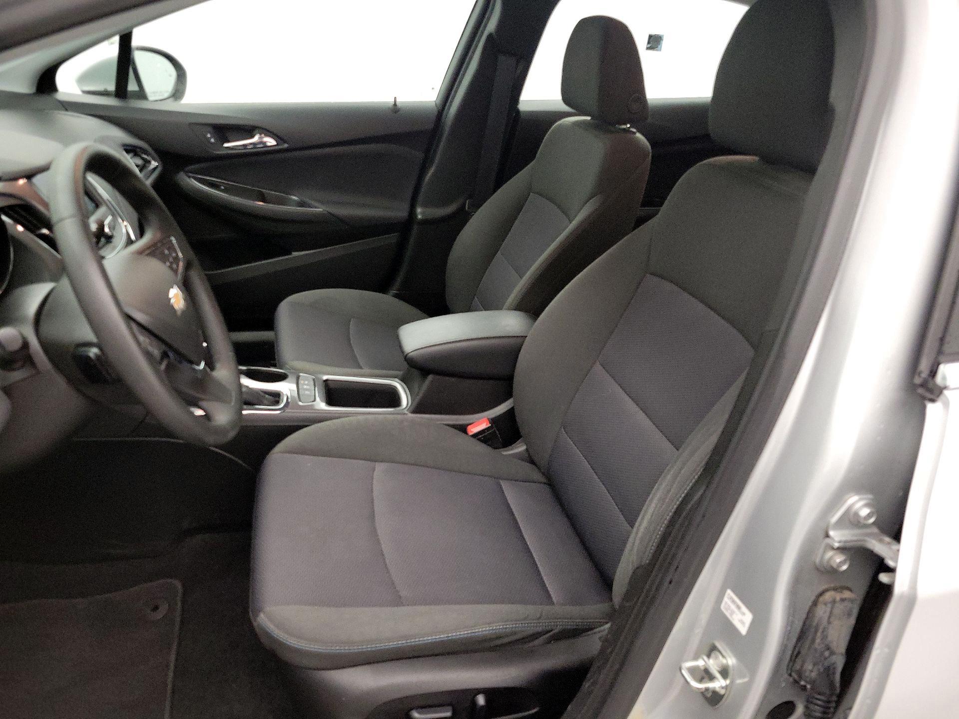 Thumbnail: 2019 Chevrolet Cruze - 11