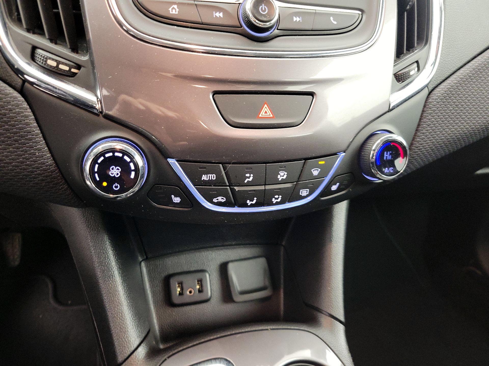 Thumbnail: 2019 Chevrolet Cruze - 16