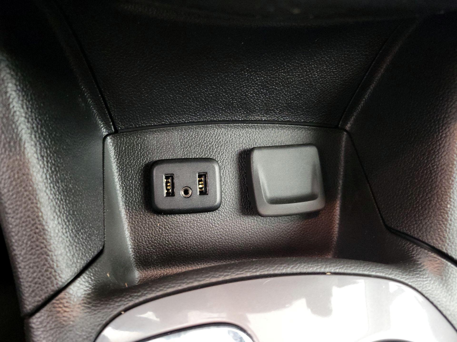 Thumbnail: 2019 Chevrolet Cruze - 18