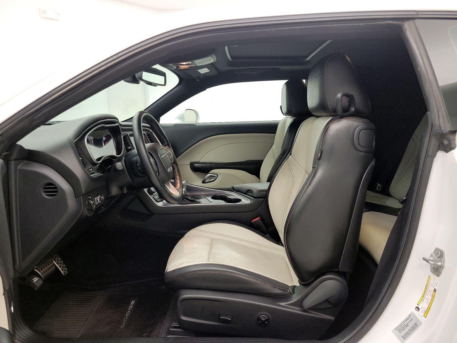 Thumbnail: 2016 Dodge Challenger - 11