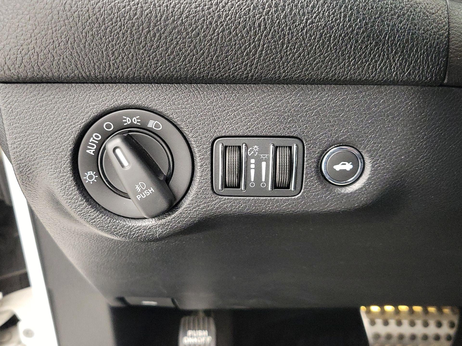 Thumbnail: 2016 Dodge Challenger - 13