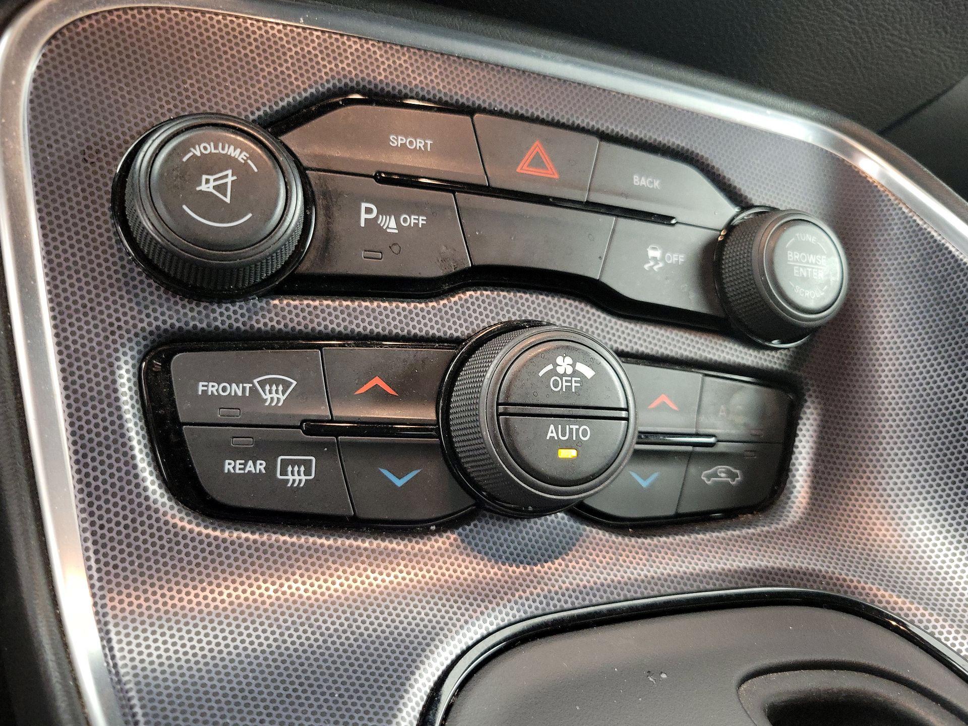 Thumbnail: 2016 Dodge Challenger - 16