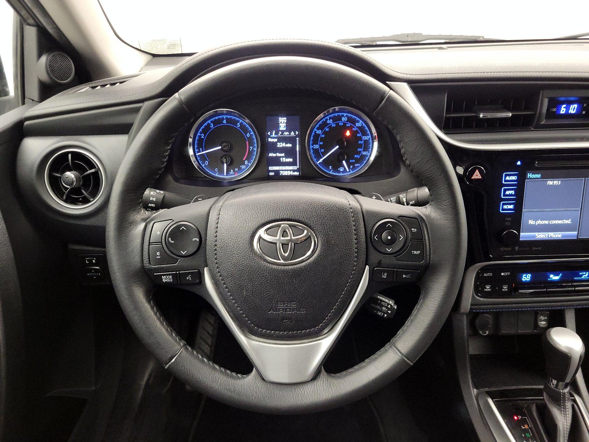 Thumbnail: 2017 Toyota Corolla - 10