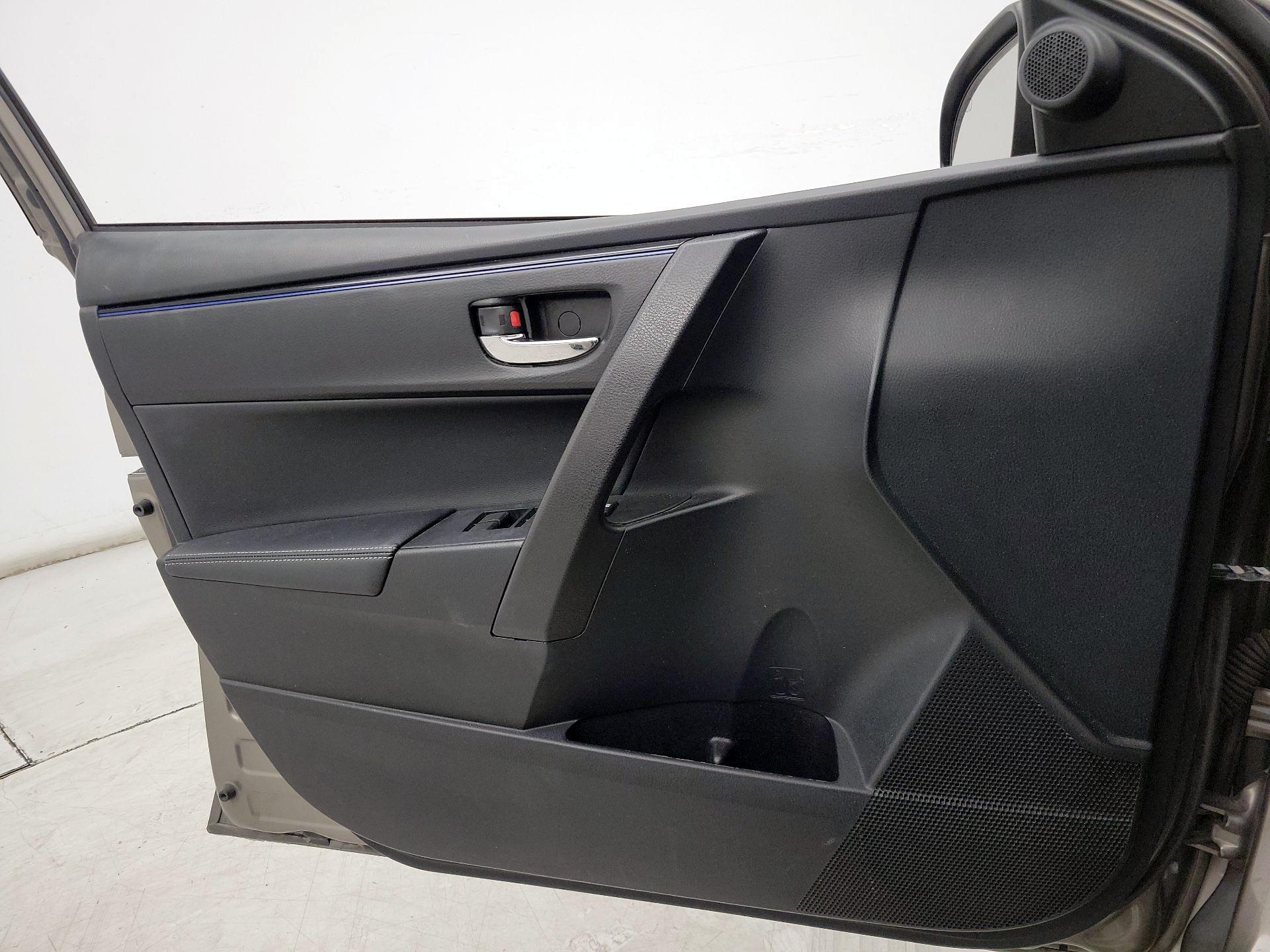 Thumbnail: 2017 Toyota Corolla - 12